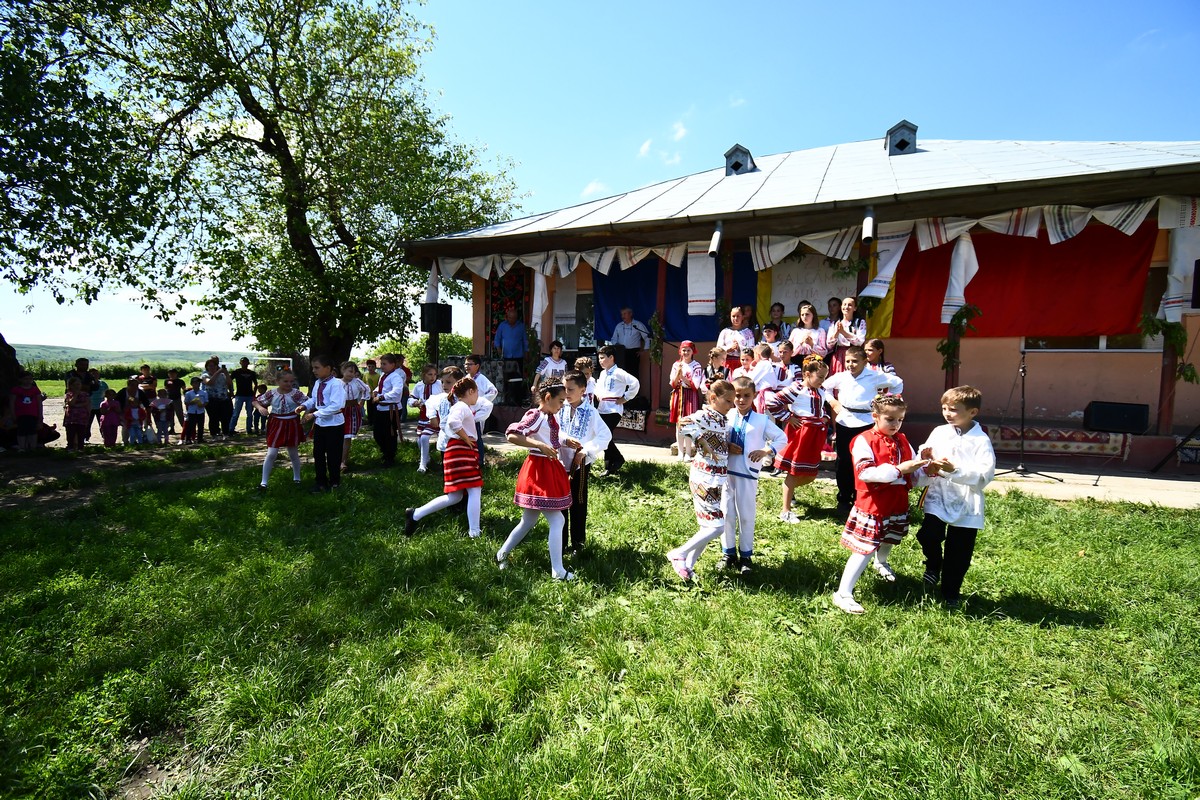 Rugăciune, tradiţie şi sărbătoare de Ziua Salcâmului la Andrieşeni