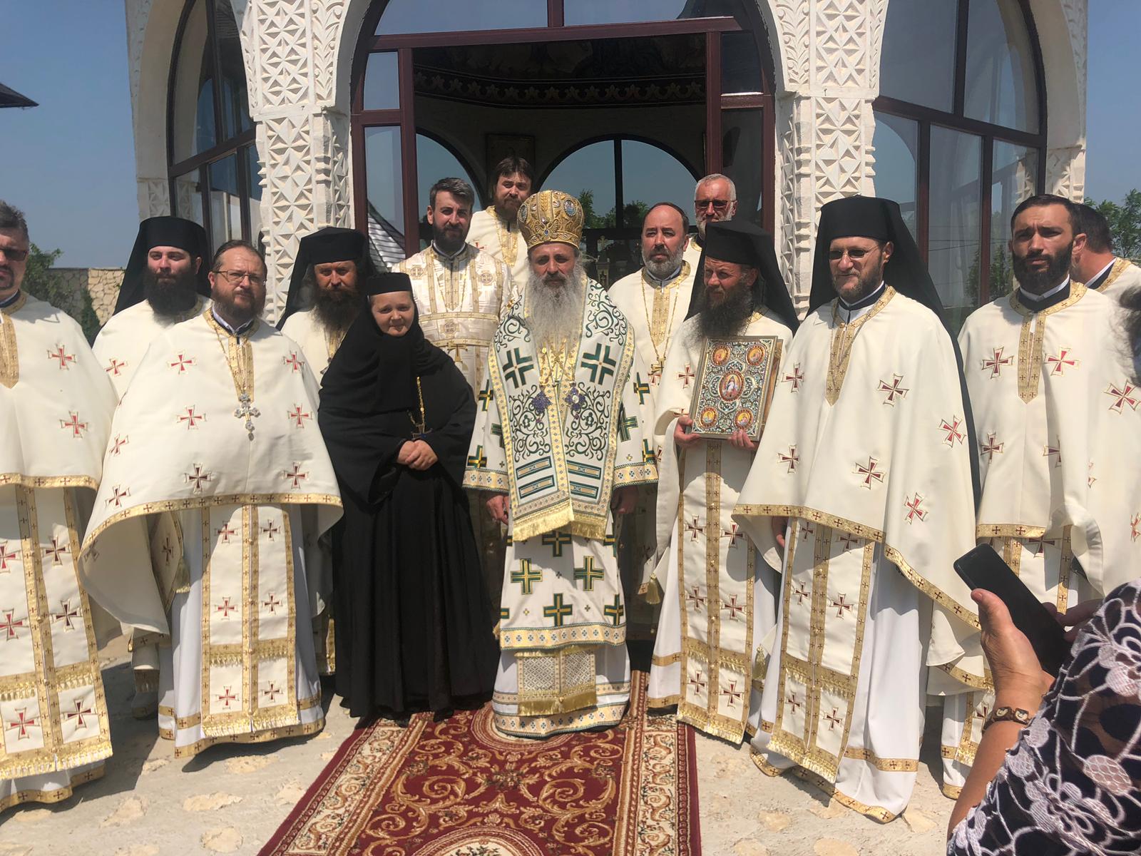 Sărbătoarea Preasfintei Treimi la Mănăstirea Eșanca