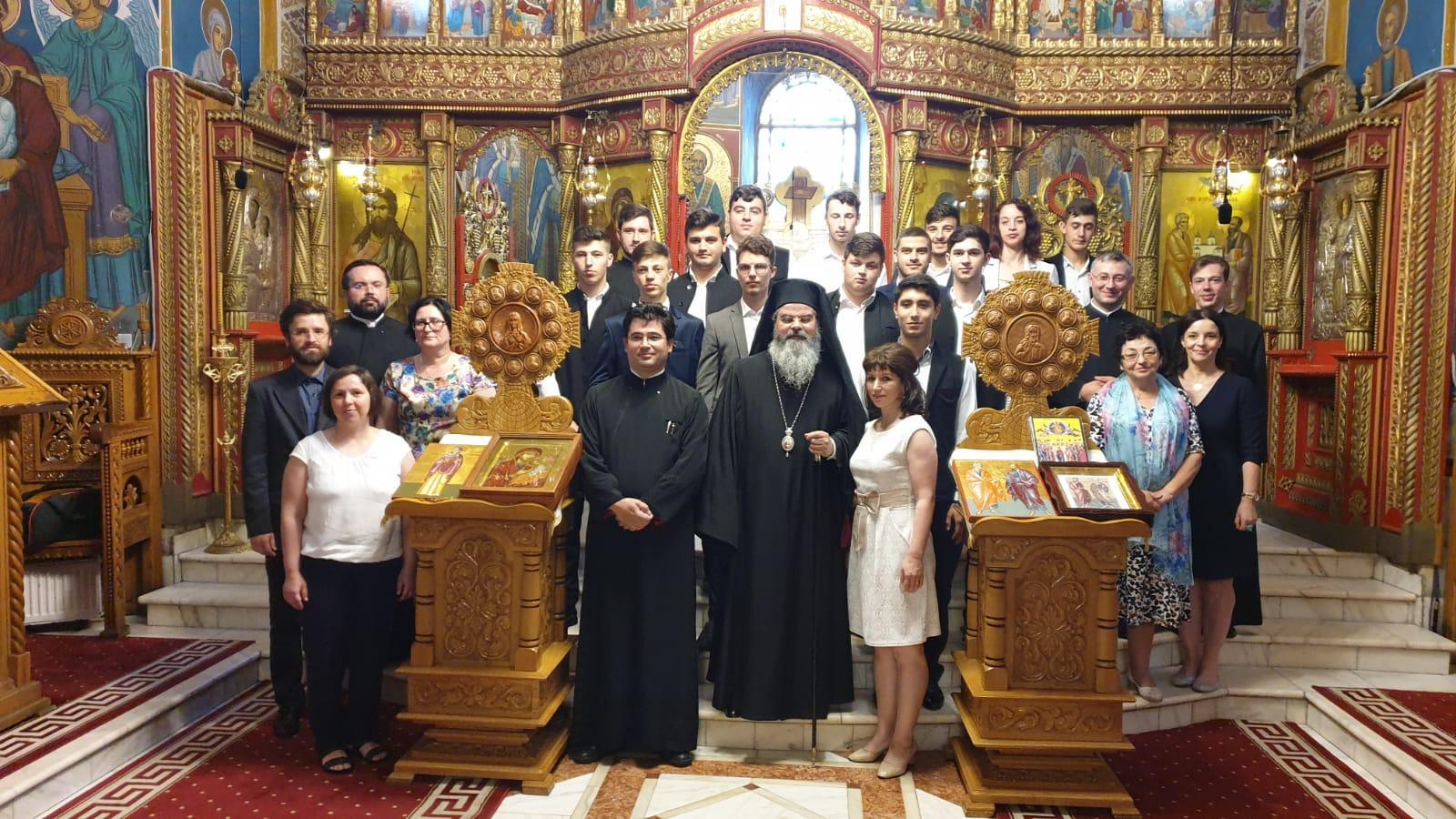 Festivitatea de încheiere a cursurilor liceale la seminarul din Huşi