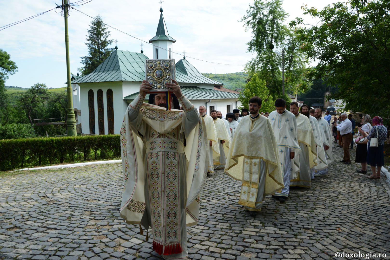 Mănăstirea Bucium din Iași în haină de sărbătoare – IPS Teofan a slujit de hramul așezământului monahal