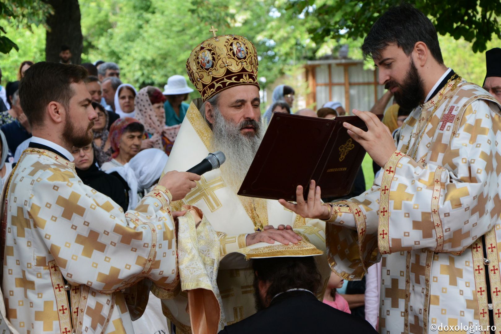 Mănăstirea Bucium din Iași în haină de sărbătoare – IPS Teofan a slujit de hramul așezământului monahal