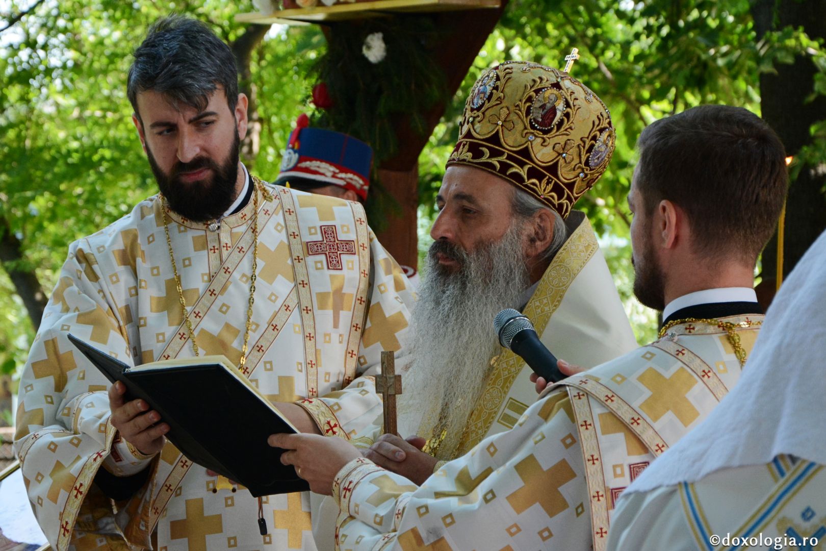 Mănăstirea Bucium din Iași în haină de sărbătoare – IPS Teofan a slujit de hramul așezământului monahal