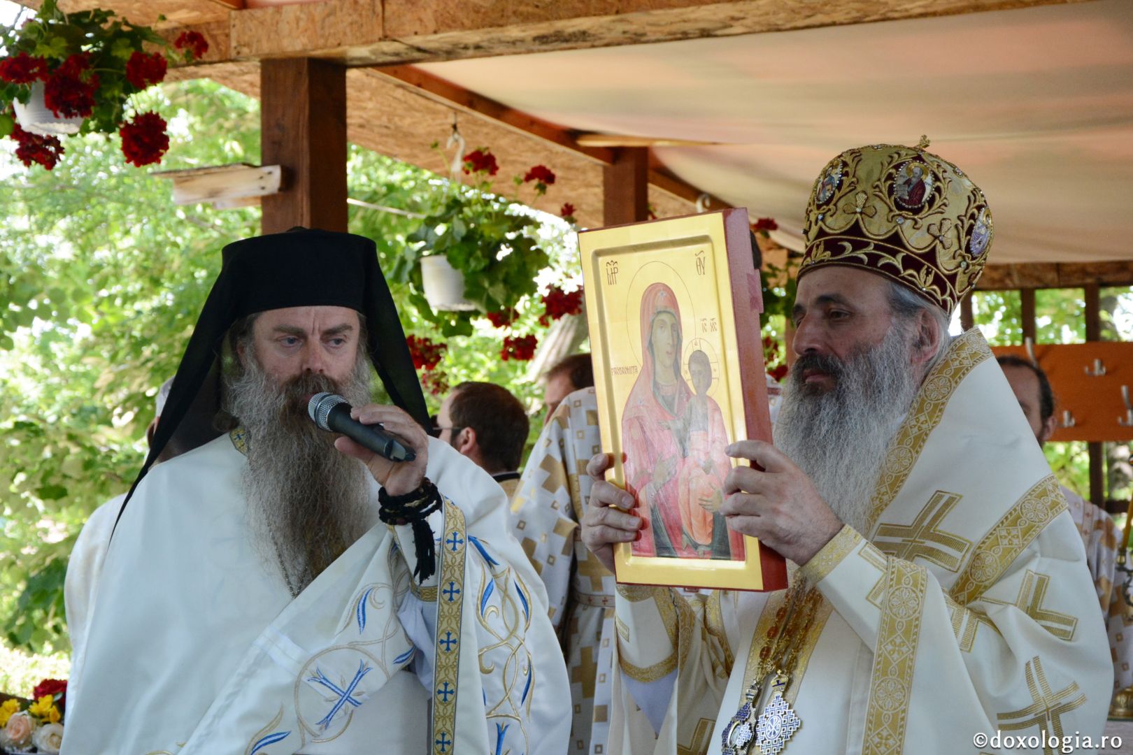 Mănăstirea Bucium din Iași în haină de sărbătoare – IPS Teofan a slujit de hramul așezământului monahal