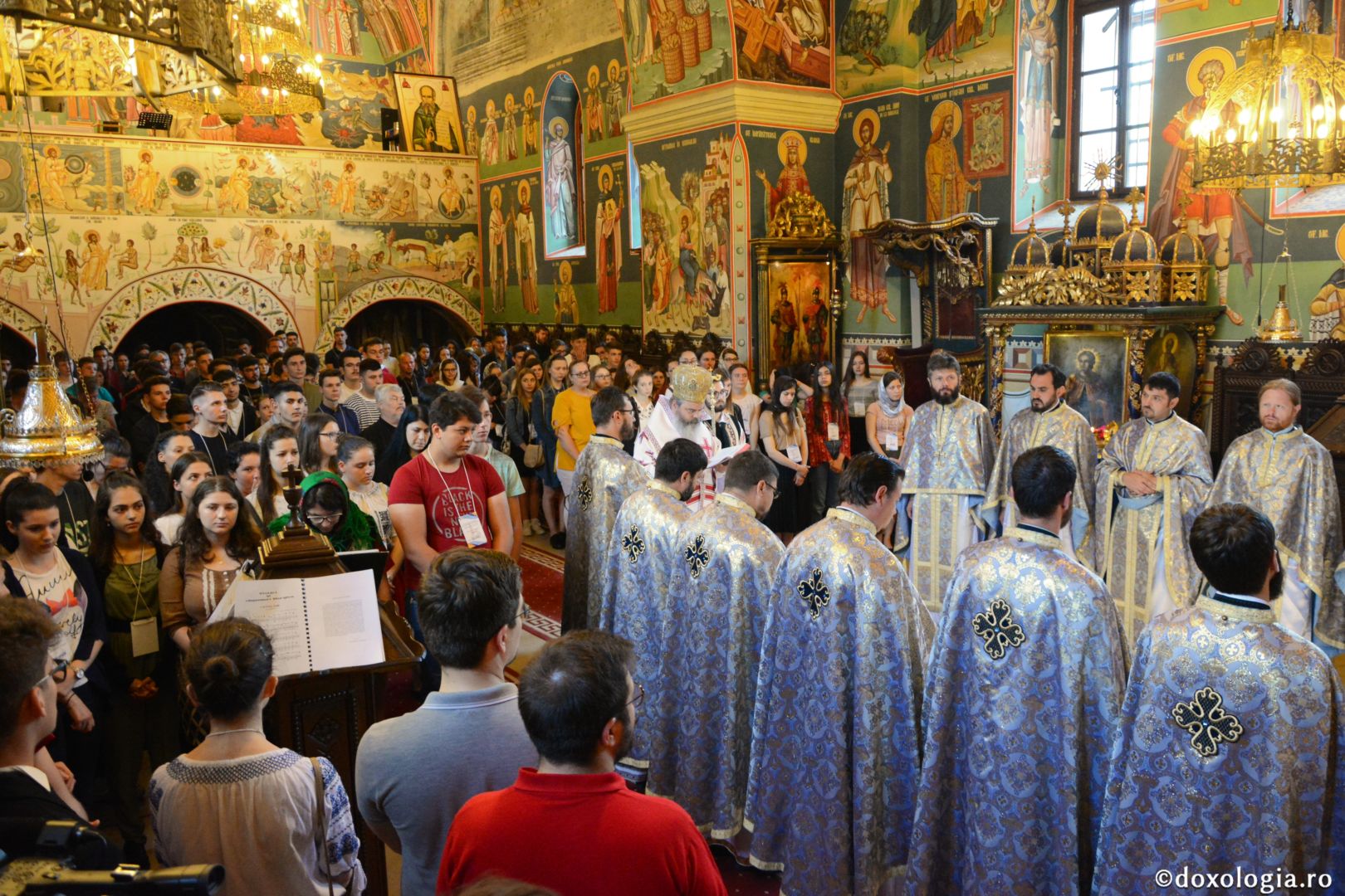 Întâlnirea tinerilor din Protopopiatele Iași I, II și III – „Sfânta Liturghie, izvorul vieții”