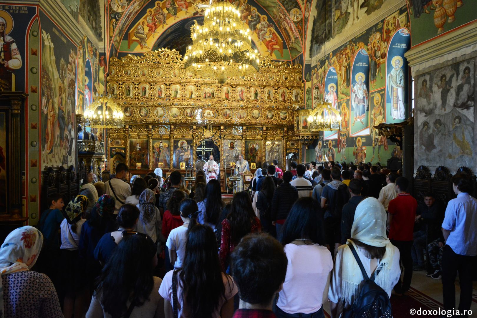 Întâlnirea tinerilor din Protopopiatele Iași I, II și III – „Sfânta Liturghie, izvorul vieții”