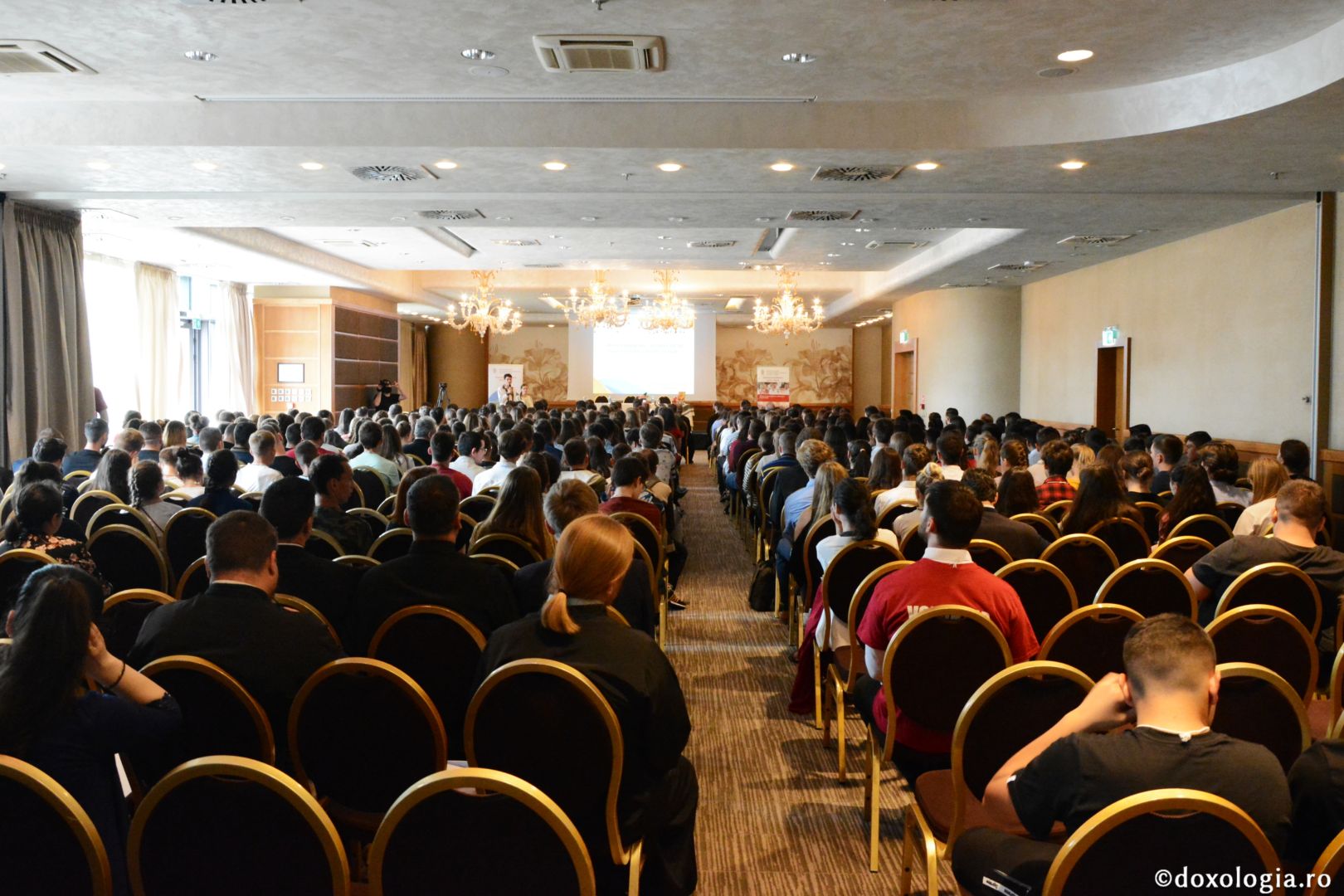 Întâlnirea tinerilor din Protopopiatele Iași I, II și III – „Sfânta Liturghie, izvorul vieții”