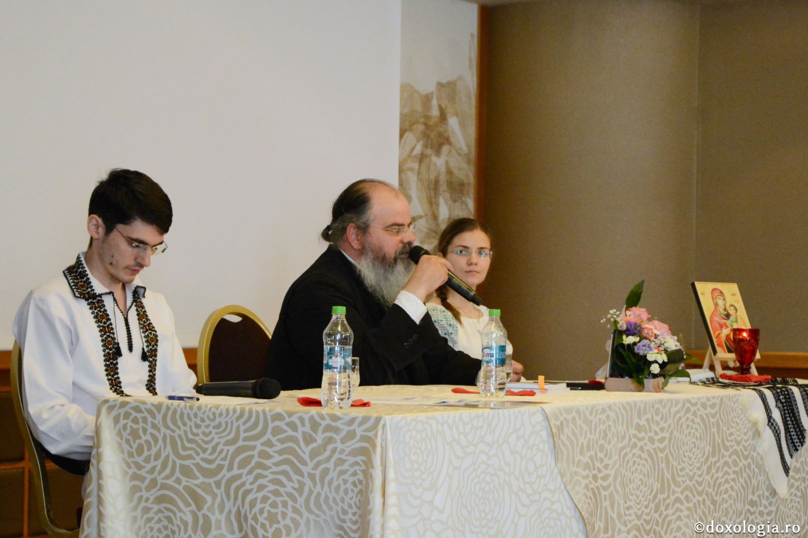 Întâlnirea tinerilor din Protopopiatele Iași I, II și III – „Sfânta Liturghie, izvorul vieții”