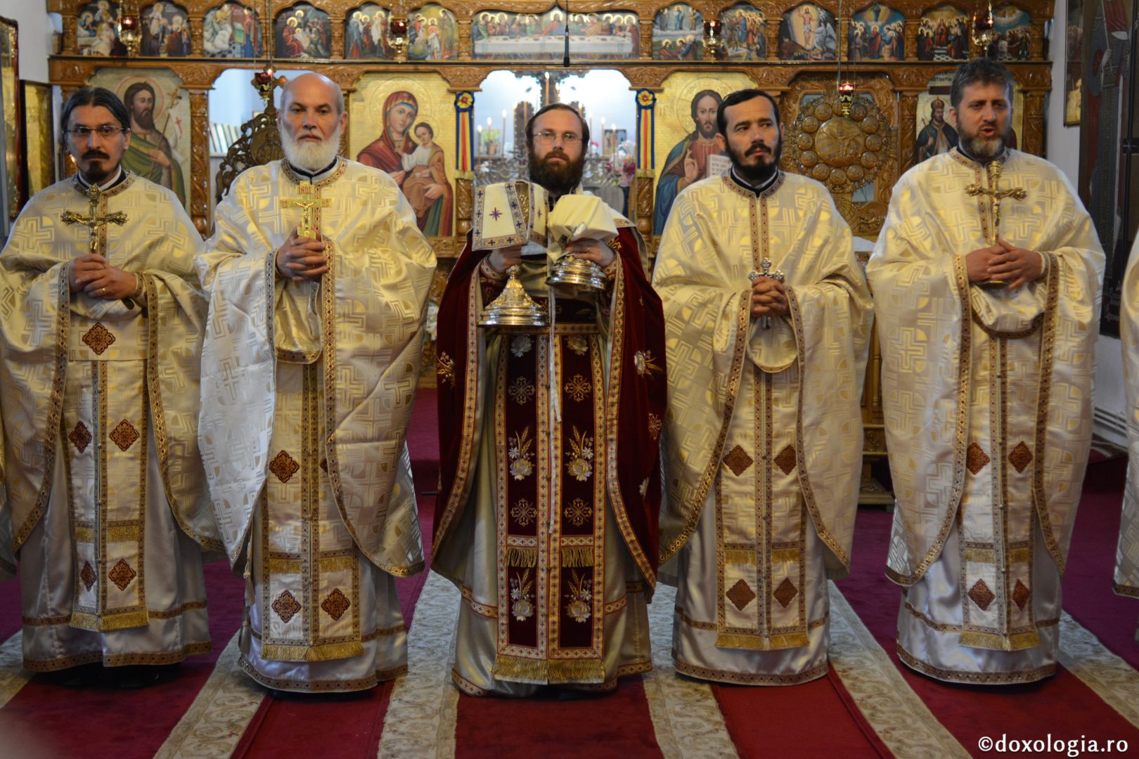 Întâlnirea tinerilor din Piatra Neamț, eveniment aflat la a V-a ediție: Sfânta Liturghie „Izvorul vieții”