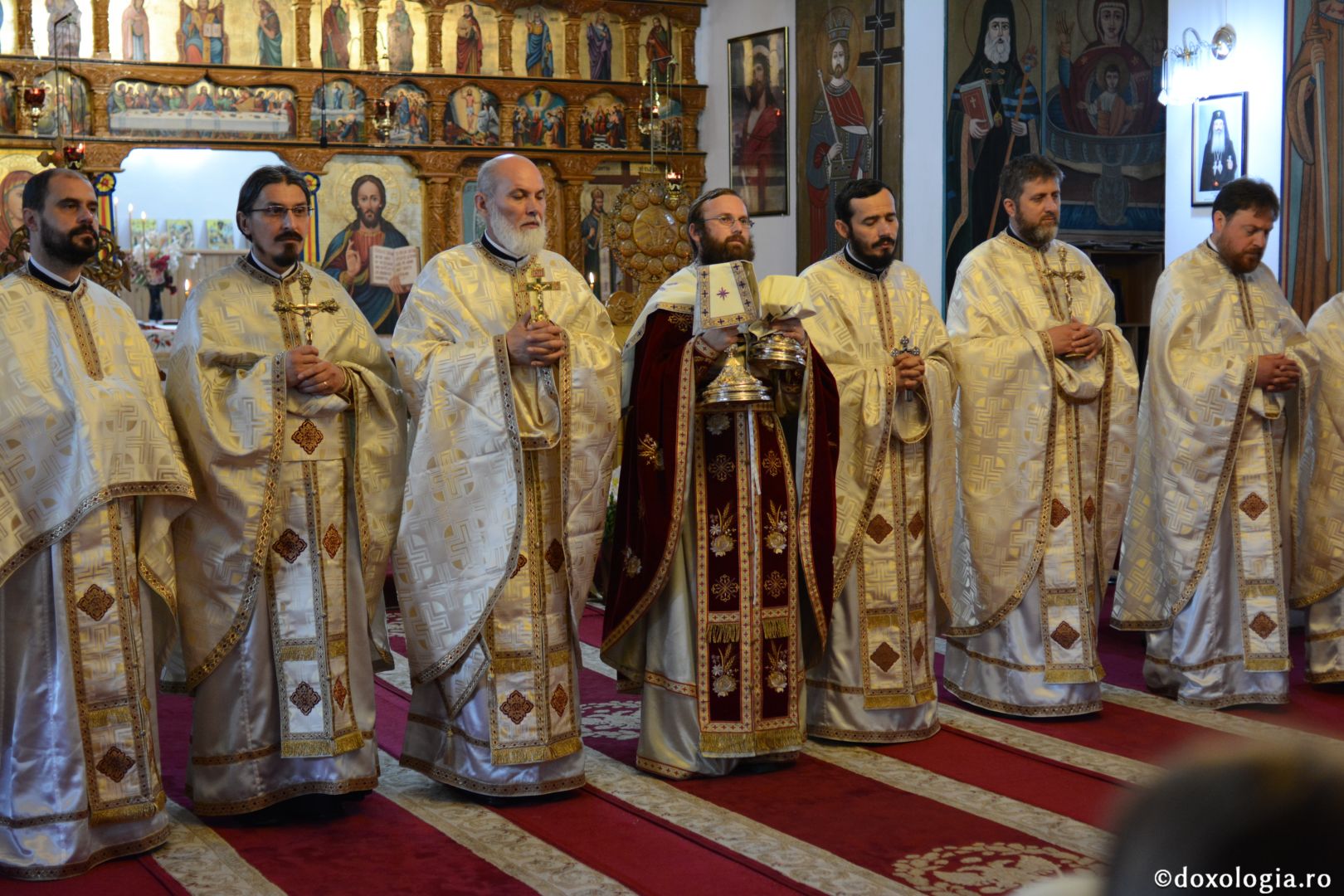 Întâlnirea tinerilor din Piatra Neamț, eveniment aflat la a V-a ediție: Sfânta Liturghie „Izvorul vieții”