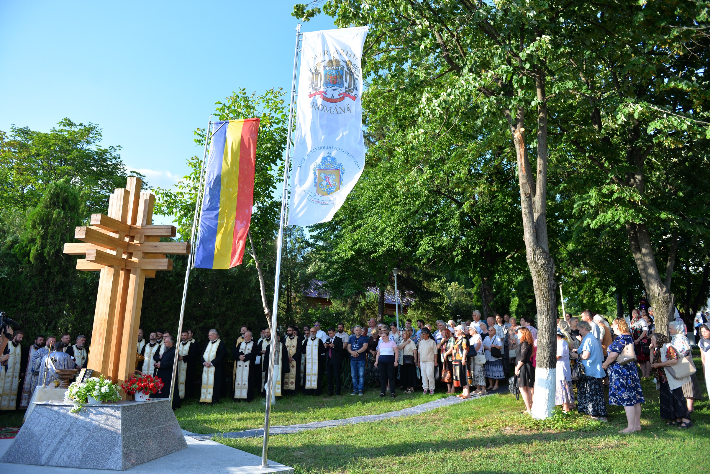 (Video) Înfrățire între 4 parohii ieșene și 4 parohii din Basarabia, la sărbătoarea Sfinților Apostoli Petru și Pavel