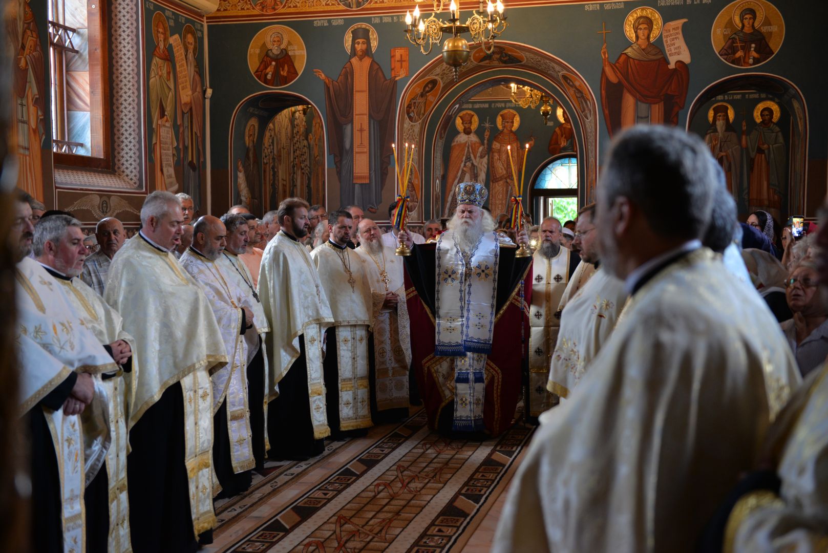 Slujba Vecerniei hramului de la Parohia „Sfinții Apostoli” Moara de Vânt