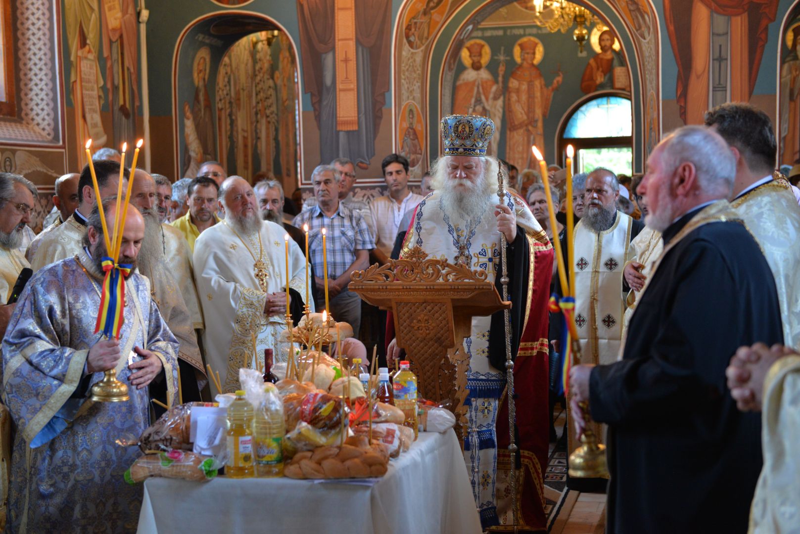 Slujba Vecerniei hramului de la Parohia „Sfinții Apostoli” Moara de Vânt