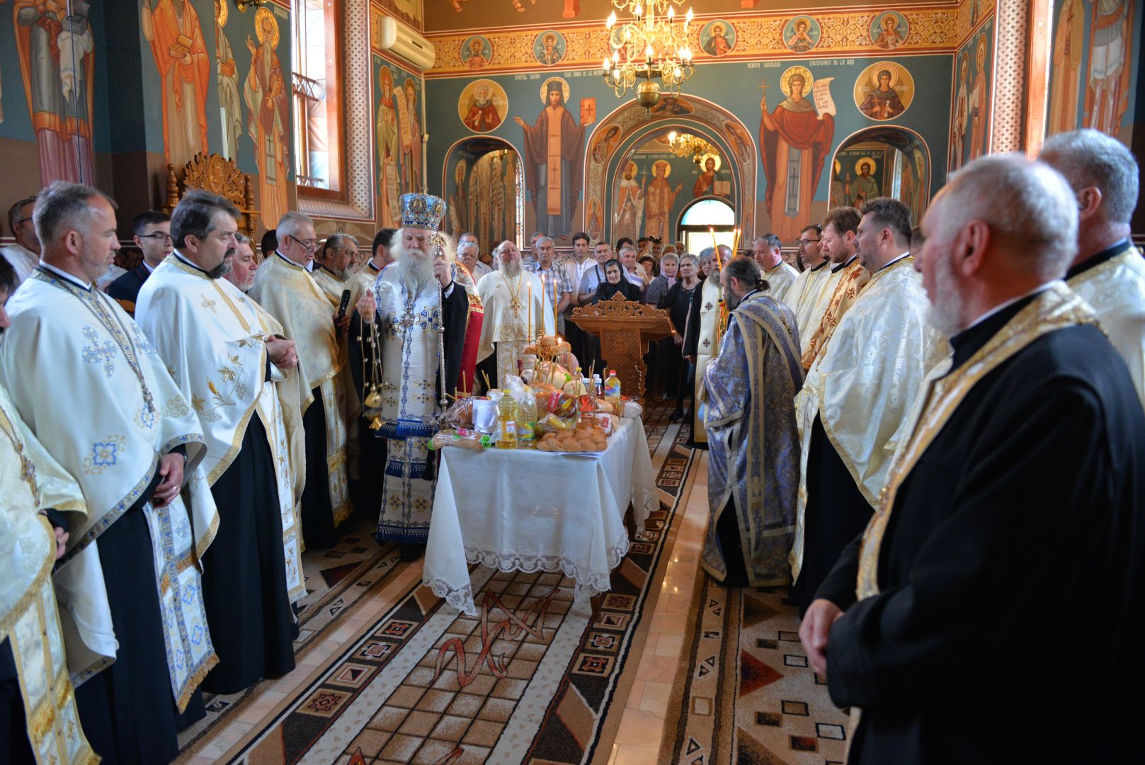 Slujba Vecerniei hramului de la Parohia „Sfinții Apostoli” Moara de Vânt