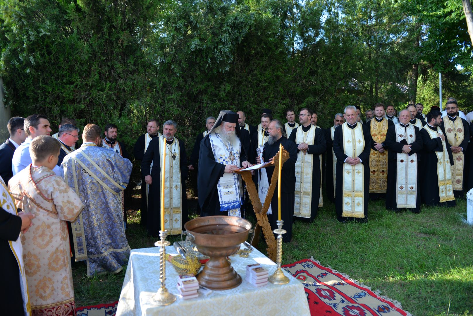 Slujba Vecerniei hramului de la Parohia „Sfinții Apostoli” Moara de Vânt