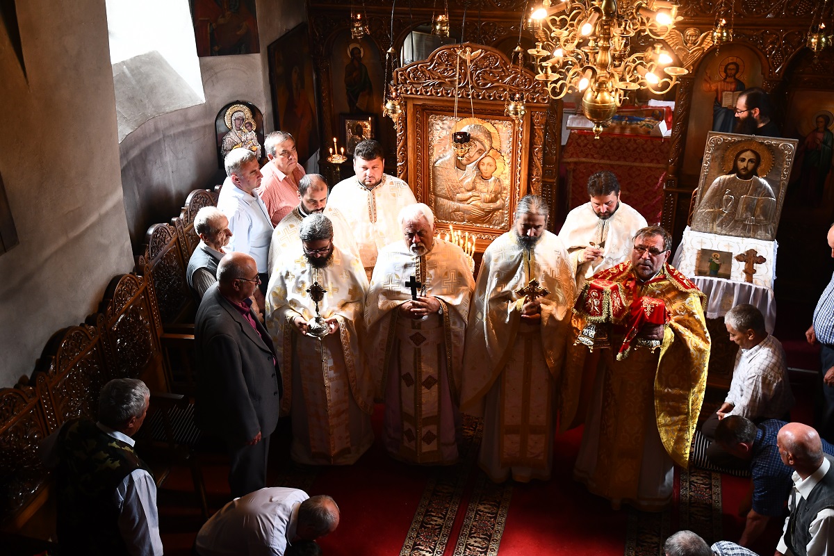 „Slujbă impresionantă şi frumoasă” la hramul Parohiei Buhalniţa-Neamţ