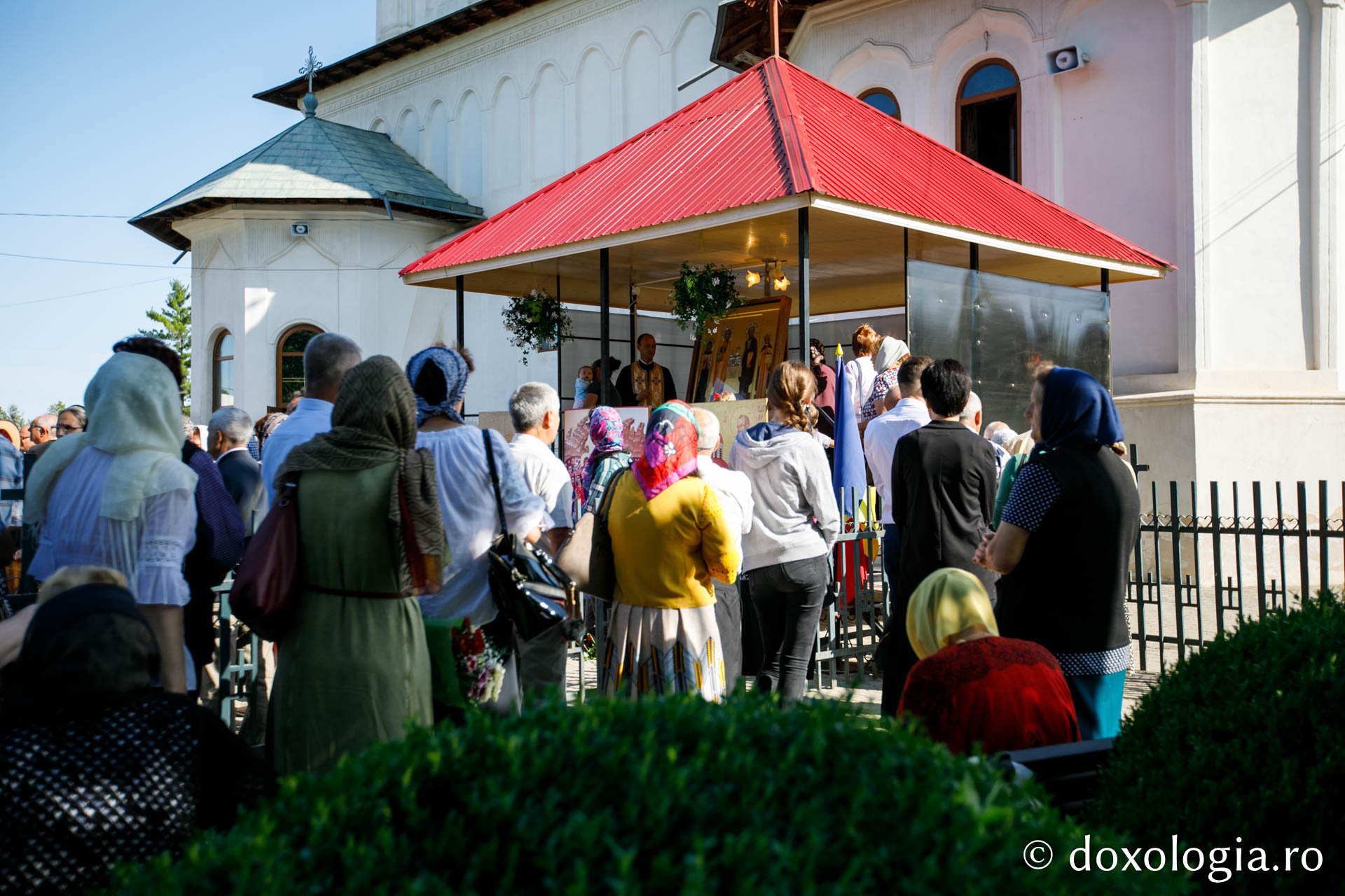 Hramul Catedralei Episcopale din Huşi. PS Ignatie: „Sfântul Petru este paradigma omului plin de efervescenţă, plin de foarte multă fervoare pentru Dumnezeu. Sfântul Pavel este modelul celui care este foarte inteligent, însă are nevoie de evidenţe!&quot;