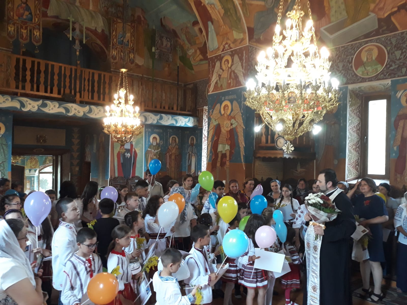 Ie românească, diplome și premii pentru copiii din Glodenii Gândului