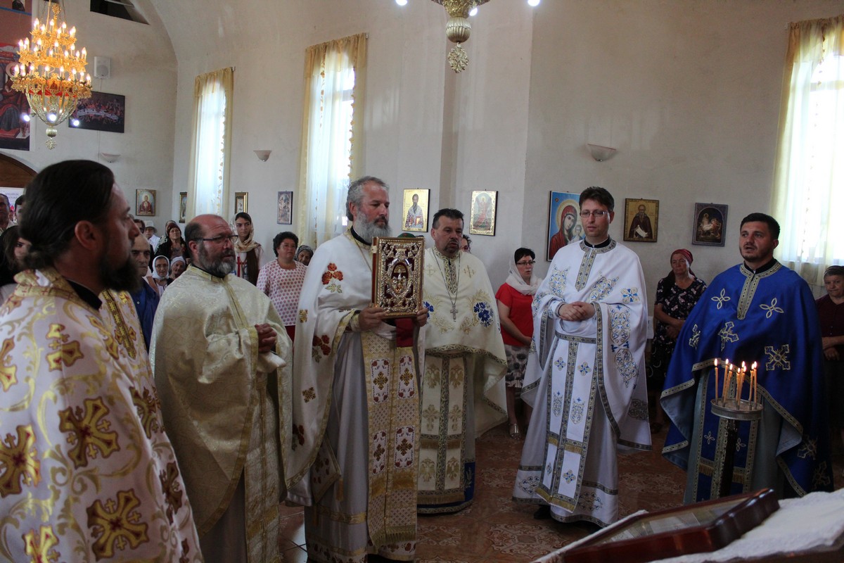 Activităţi cu tinerii la hramul Parohiei Telejna