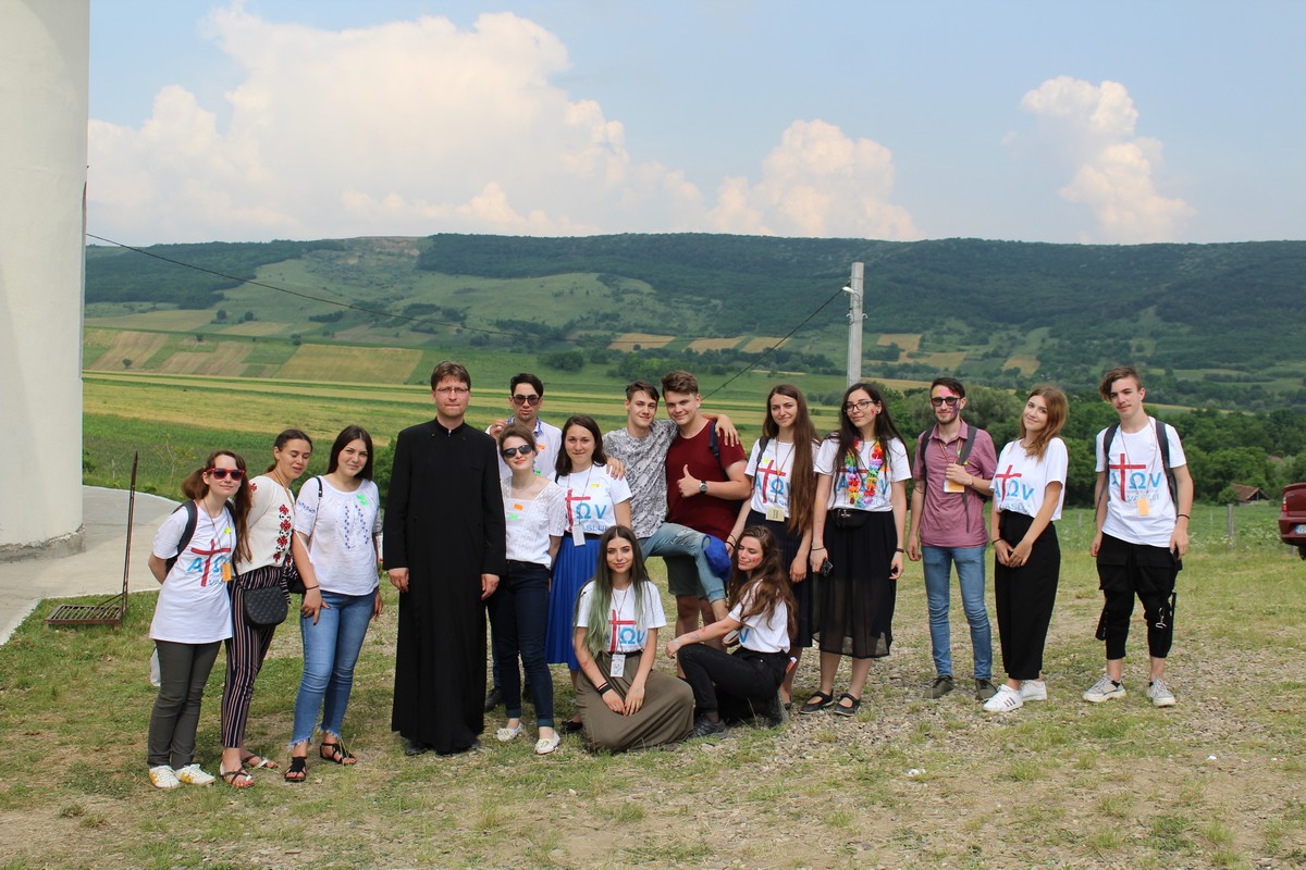 Activităţi cu tinerii la hramul Parohiei Telejna