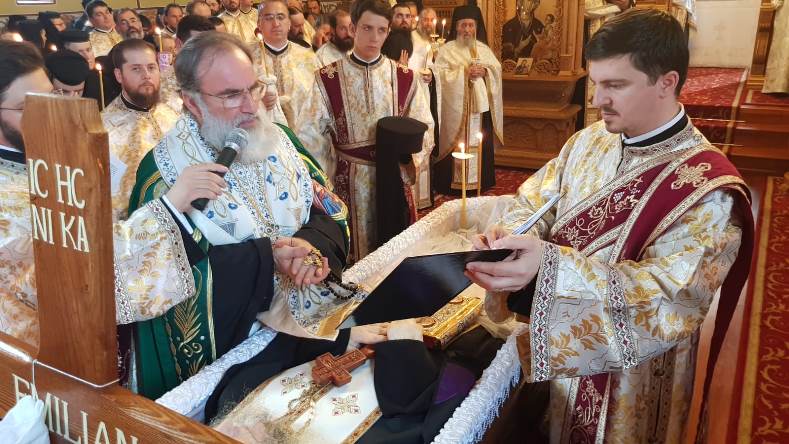 Arhimandritul Emilian Panait, condus pe drumul veșniciei Arhimandritul Emilian Panait, condus pe drumul veșniciei