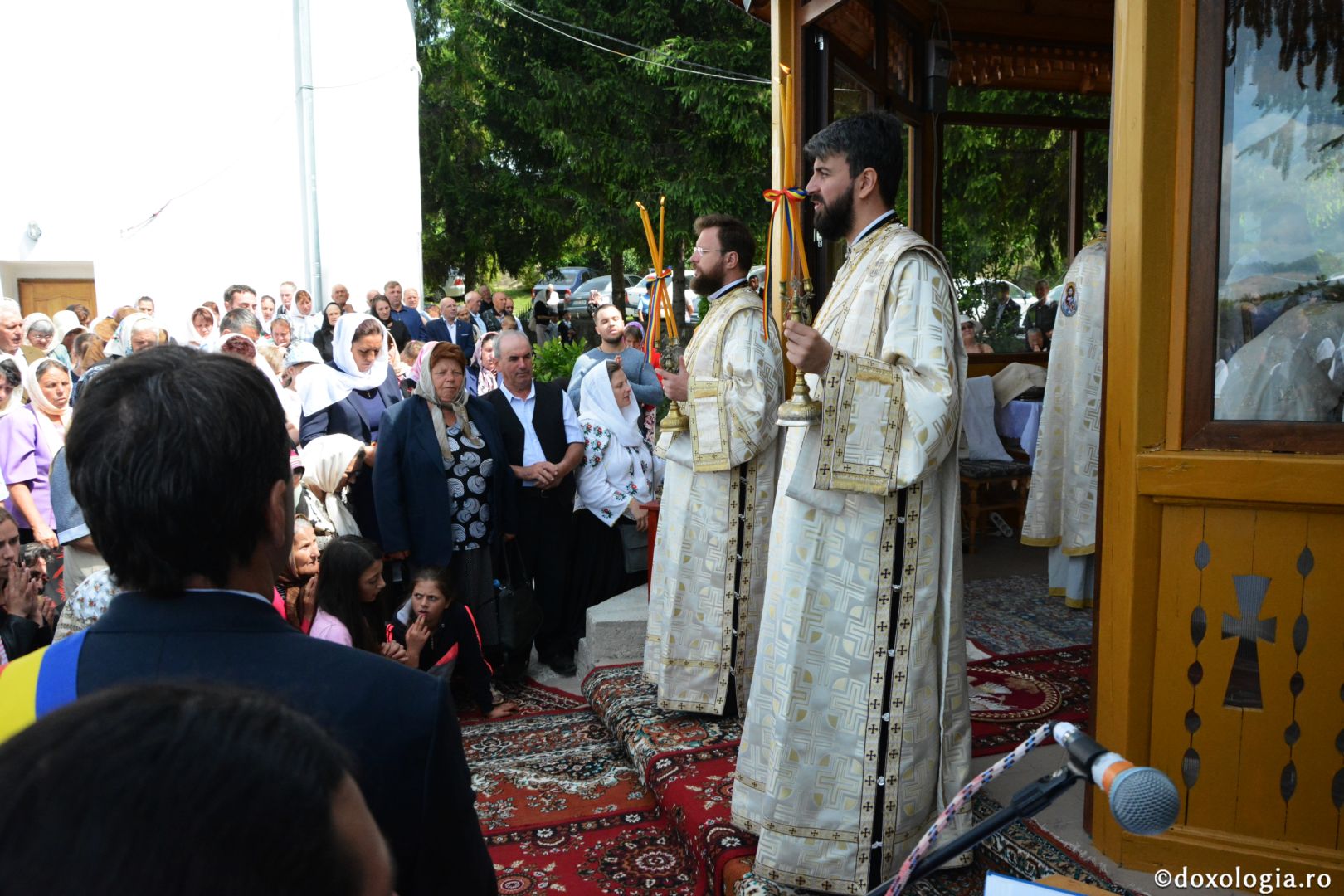 Părintele Mitropolit Teofan la hramul Mănăstirii Lacuri: „Ca o prelungire a Sfinților Apostoli Petru și Pavel, viața noastră cuprine momente de înălțime duhovnicească”