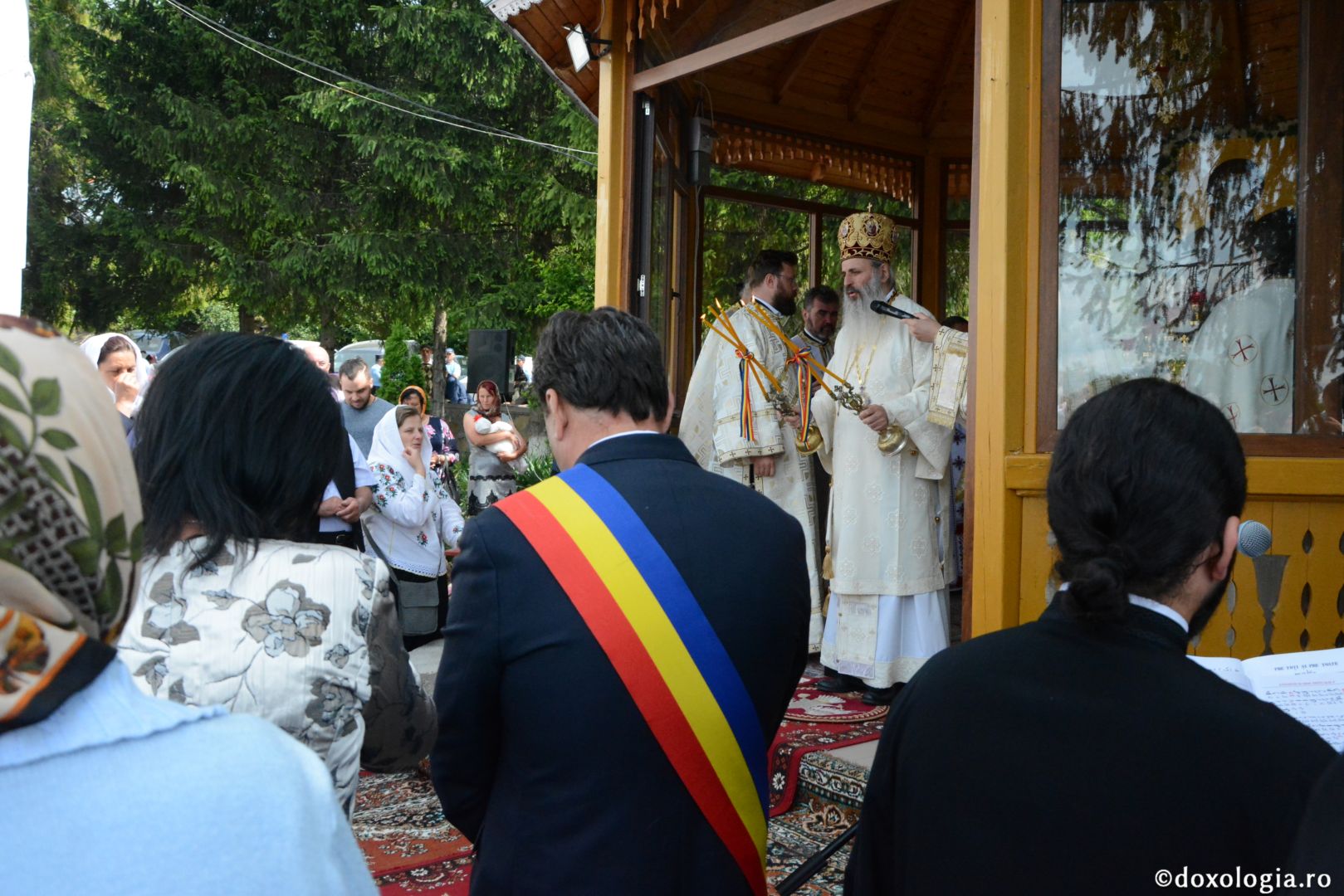 Părintele Mitropolit Teofan la hramul Mănăstirii Lacuri: „Ca o prelungire a Sfinților Apostoli Petru și Pavel, viața noastră cuprine momente de înălțime duhovnicească”