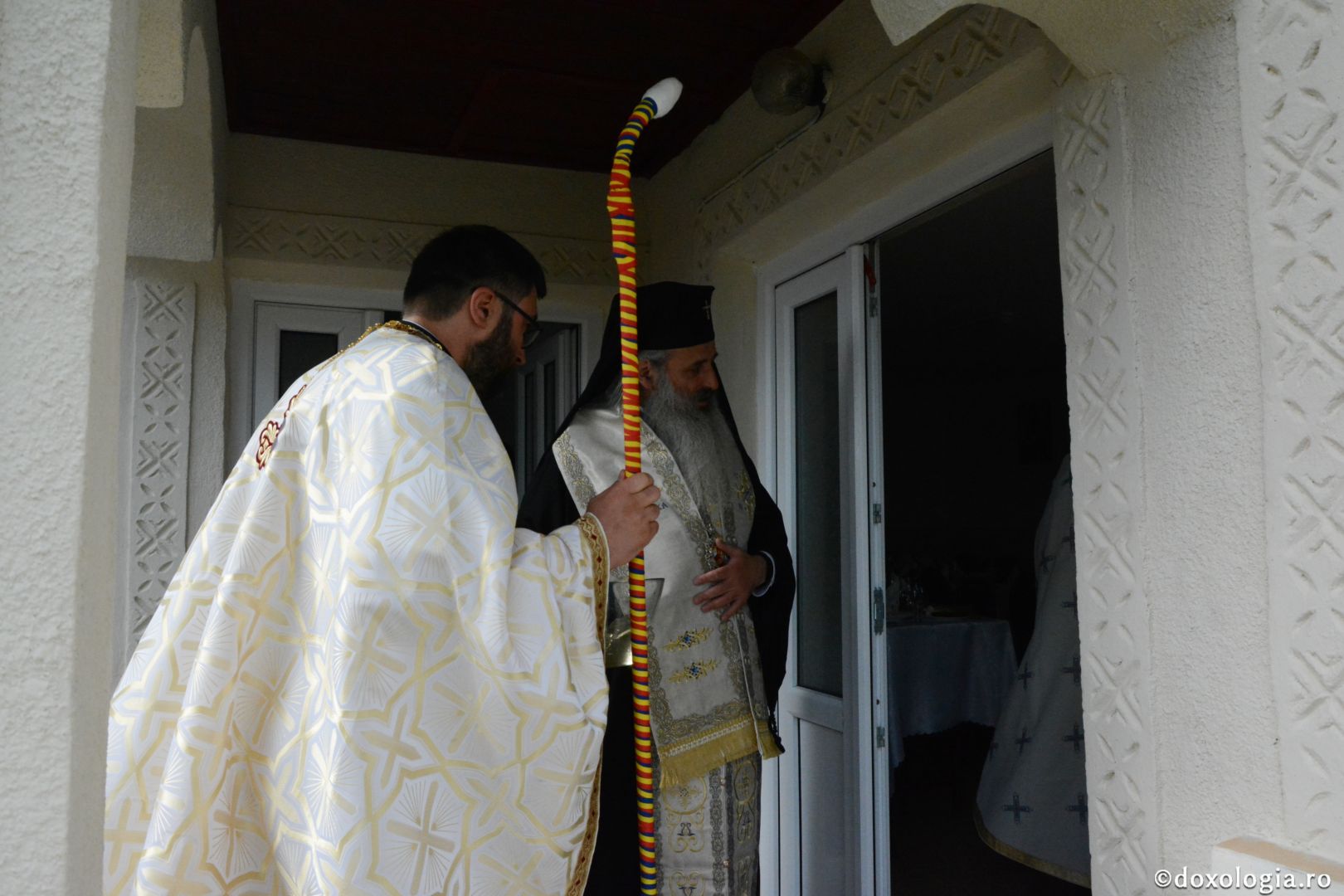 Părintele Mitropolit Teofan la hramul Mănăstirii Lacuri: „Ca o prelungire a Sfinților Apostoli Petru și Pavel, viața noastră cuprine momente de înălțime duhovnicească”