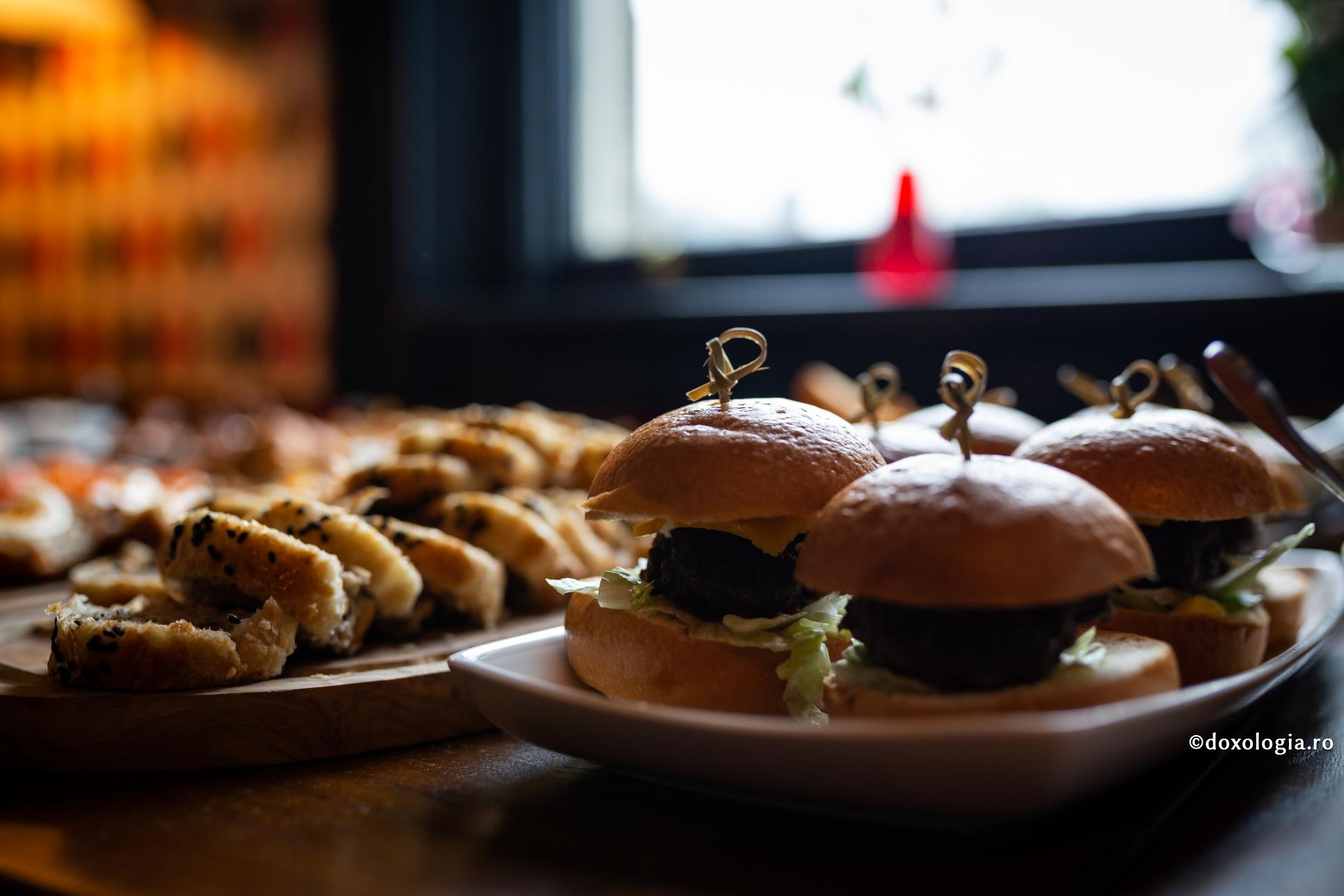 platouri cu mâncare