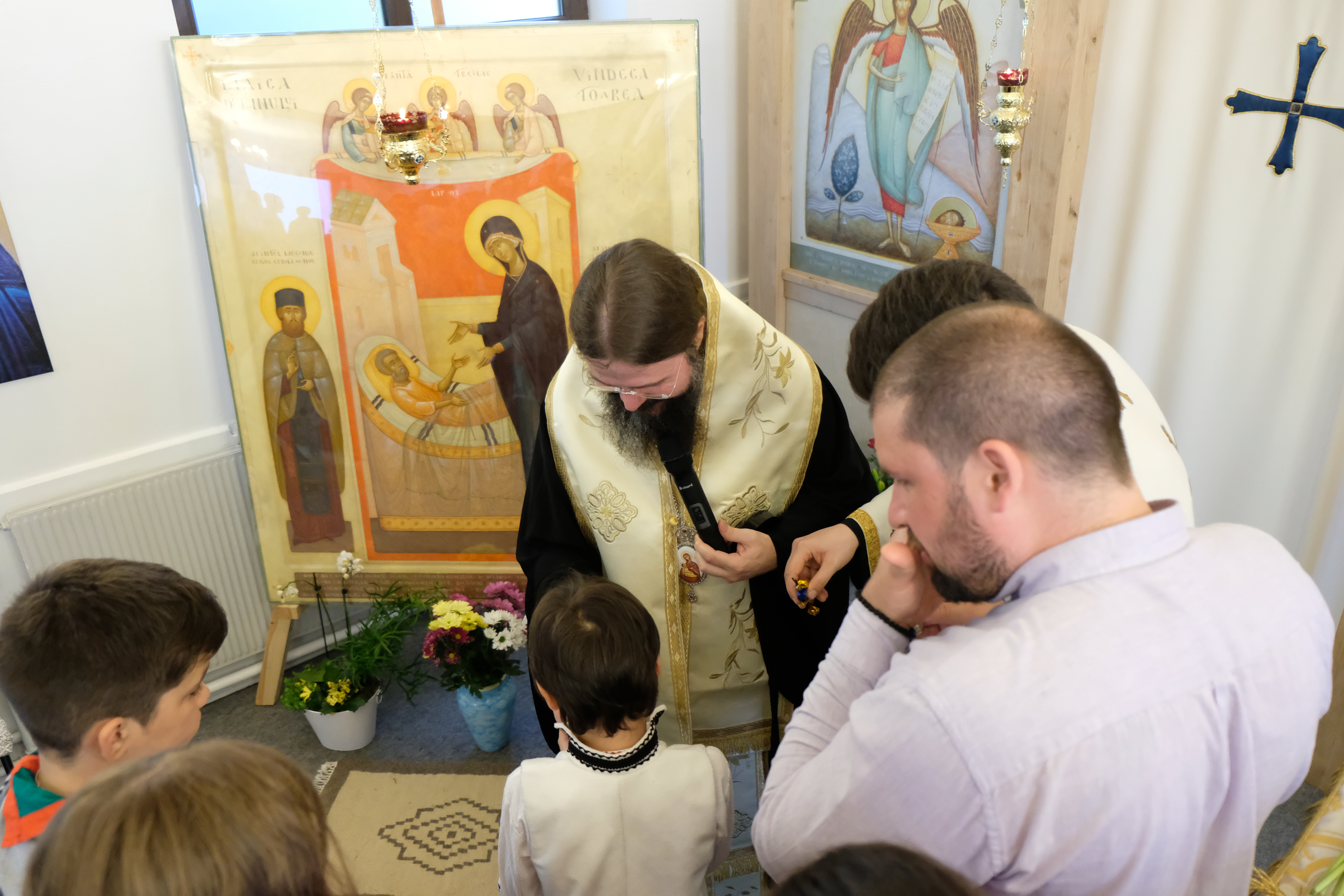 PS Macarie, către tineri: „Păziți-vă tinerețea de curentele otrăvitoare ale acestei lumi care pot să vă târască în prăpastia ratărilor și eșecurilor!”