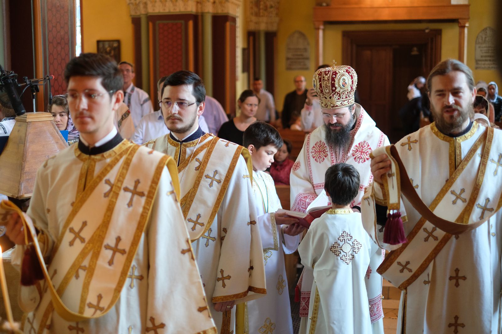 PS Macarie: „Să ne lăsăm pătrunși de duhul Înălțării și să ținem calea către cer”