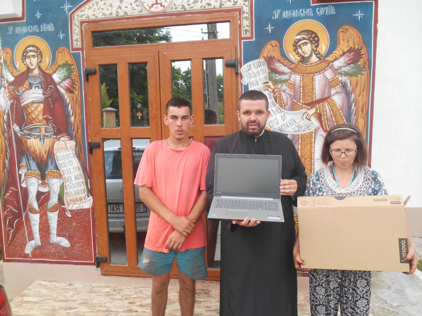 Parohia Chișcăreni premiază copiii sârguincioși