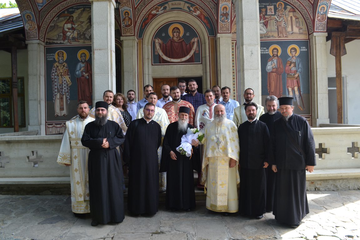 Bucuria revederii la 10 ani de la absolvirea Seminarului Teologic din Suceava