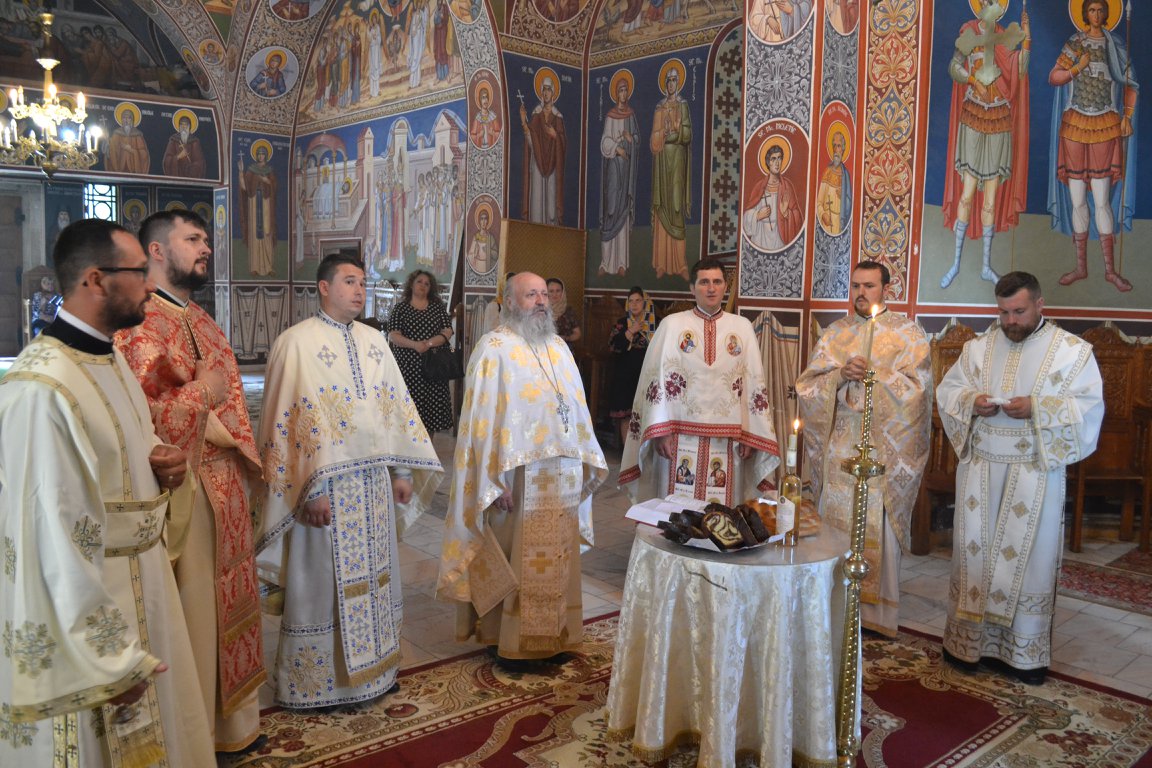 Bucuria revederii la 10 ani de la absolvirea Seminarului Teologic din Suceava