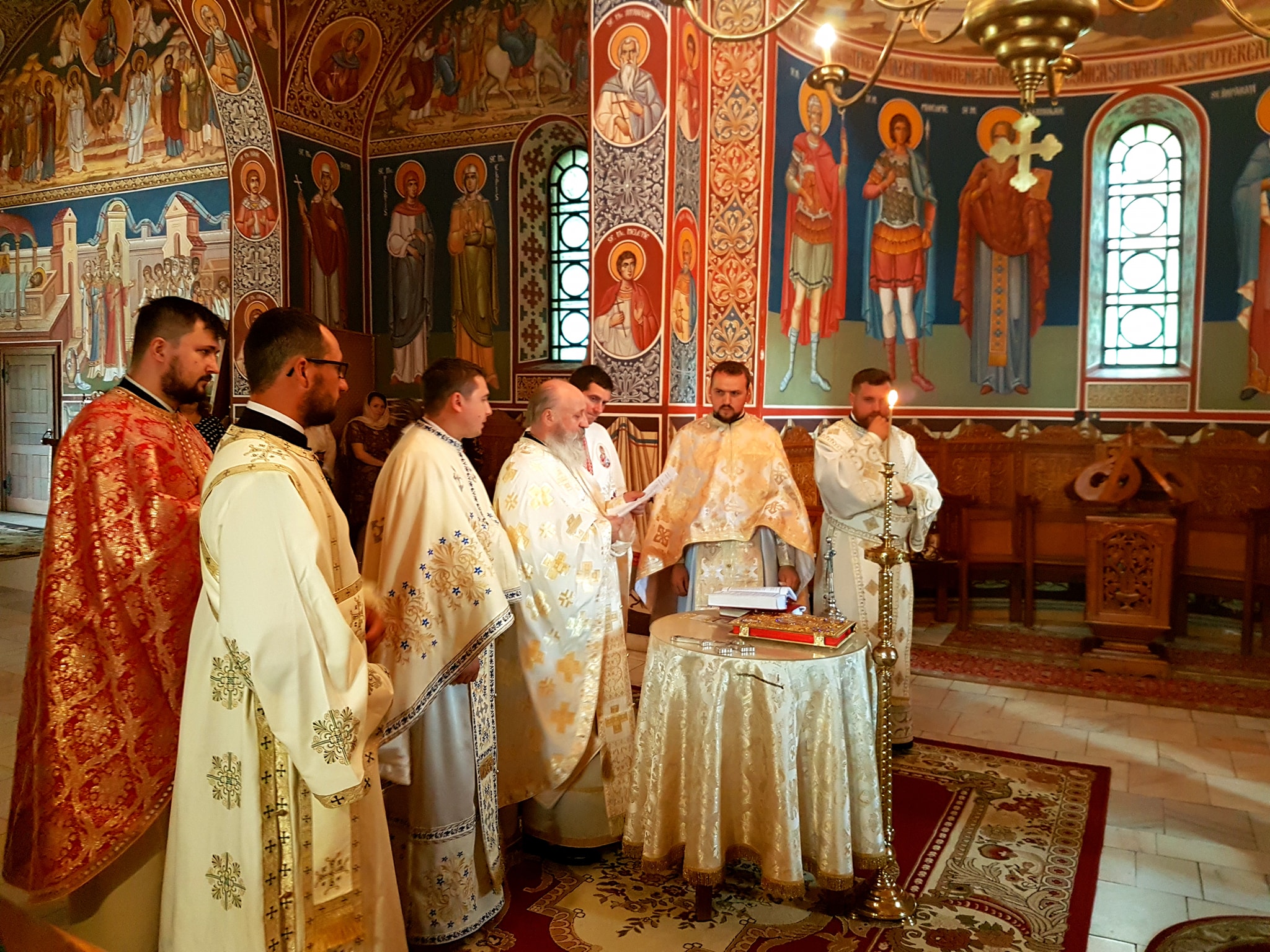 Bucuria revederii la 10 ani de la absolvirea Seminarului Teologic din Suceava