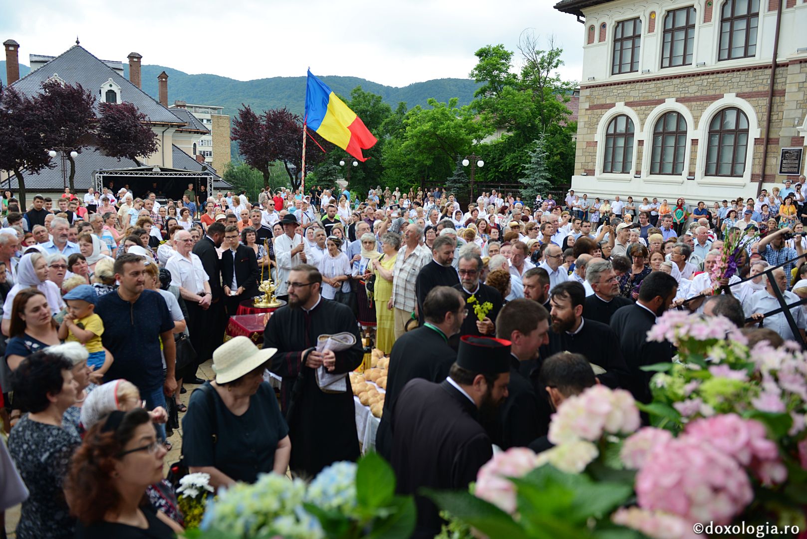 Orașul Piatra Neamț în zi de sărbătoare