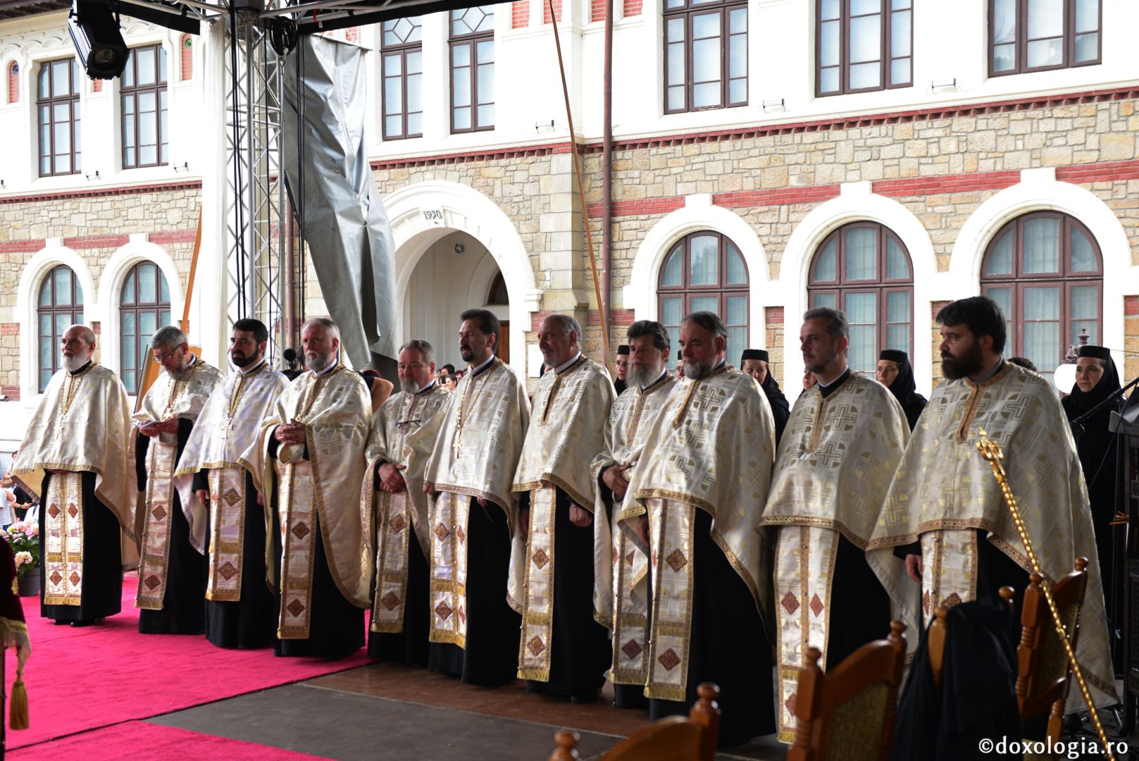 Orașul Piatra Neamț în zi de sărbătoare