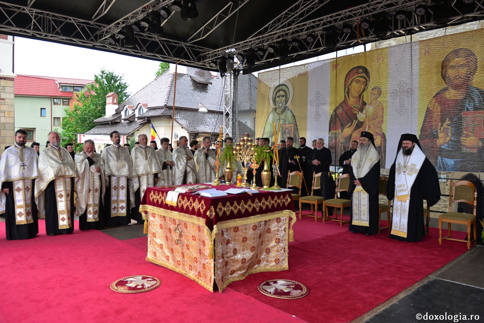 Orașul Piatra Neamț în zi de sărbătoare