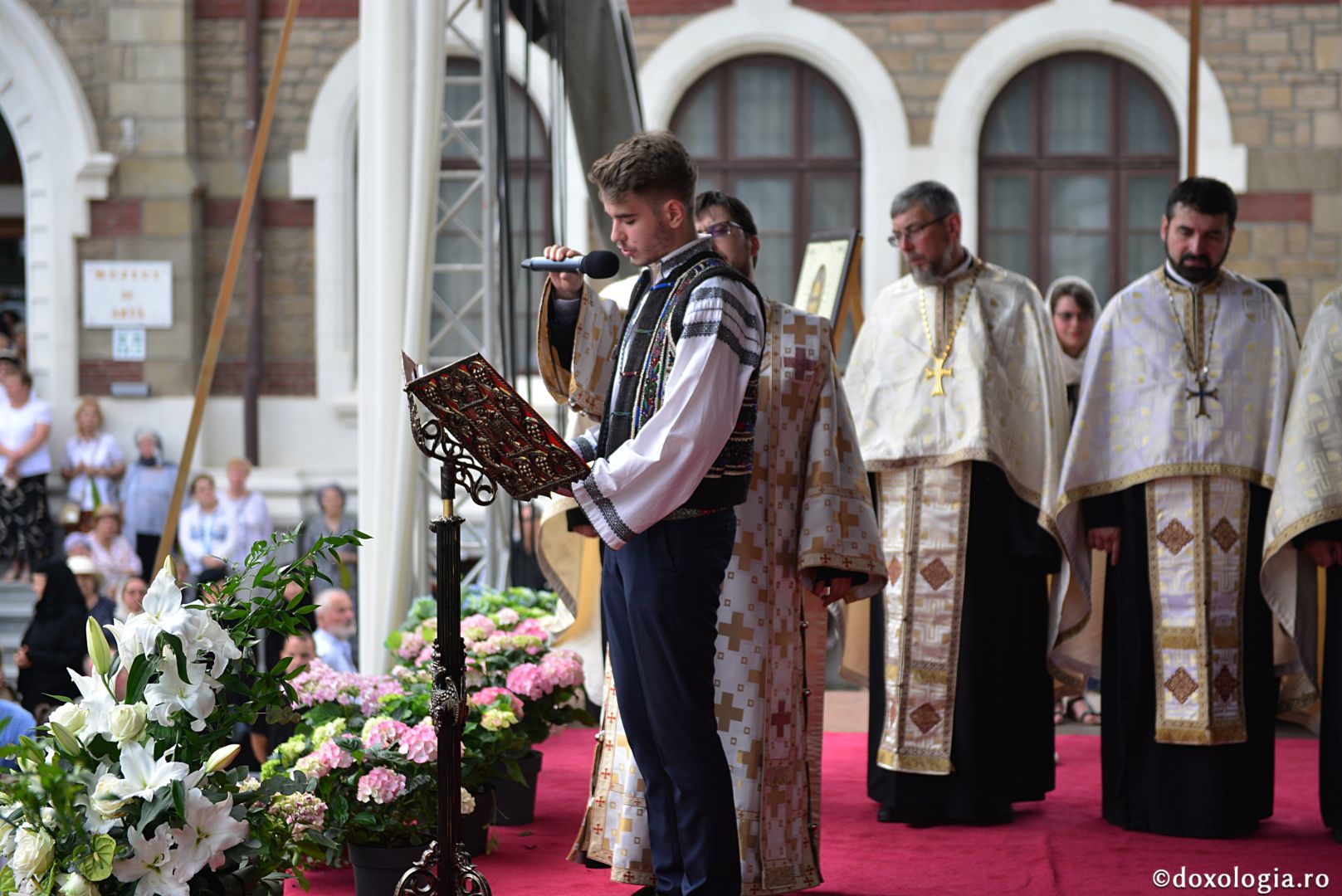 Orașul Piatra Neamț în zi de sărbătoare