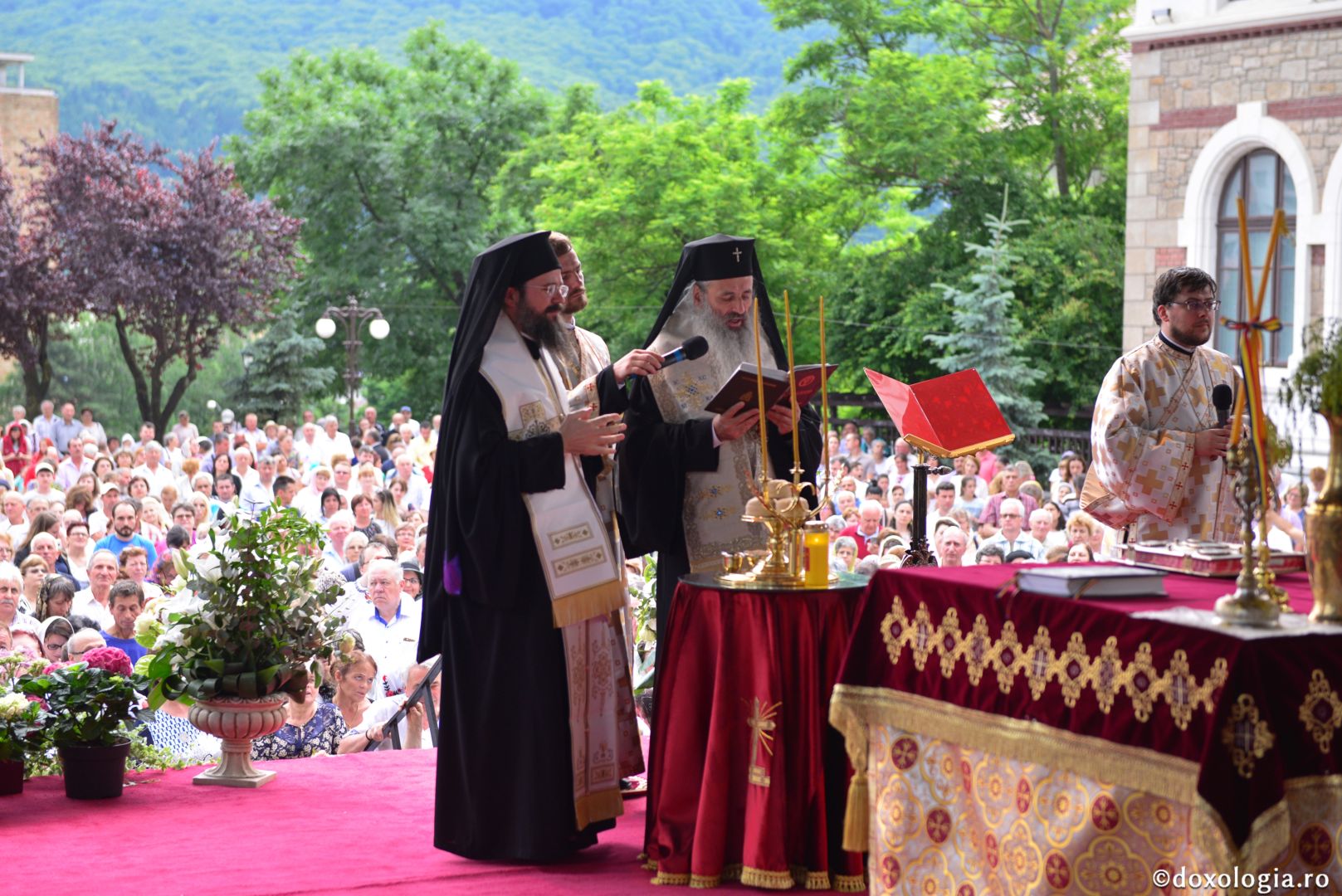 Orașul Piatra Neamț în zi de sărbătoare