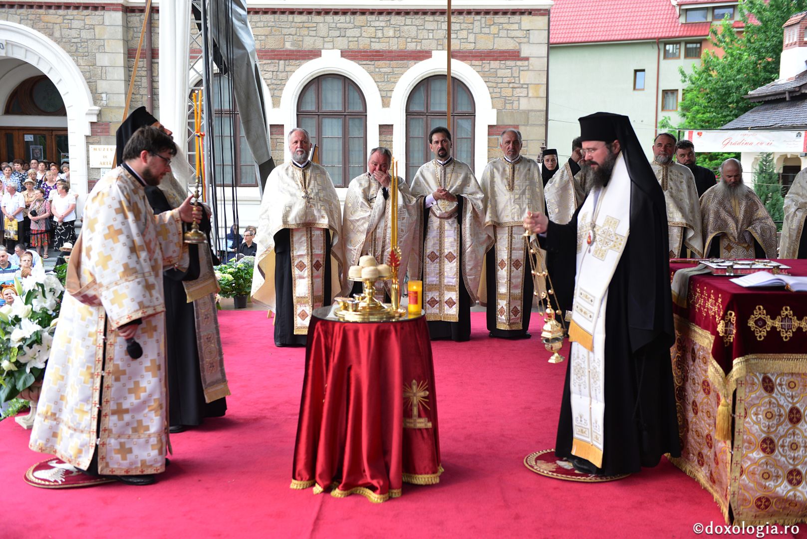 Orașul Piatra Neamț în zi de sărbătoare