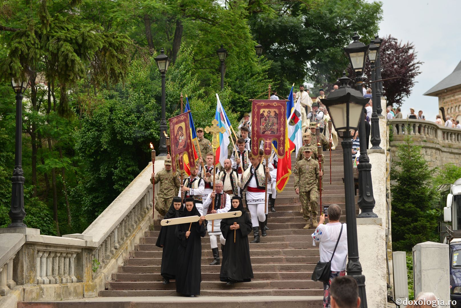 Orașul Piatra Neamț în zi de sărbătoare