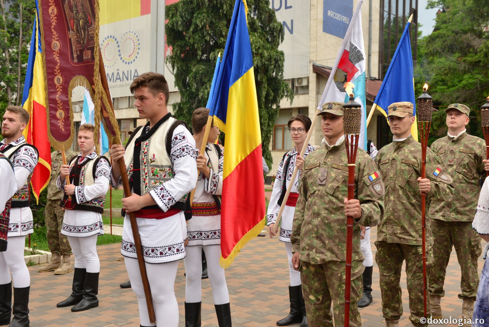 Orașul Piatra Neamț în zi de sărbătoare