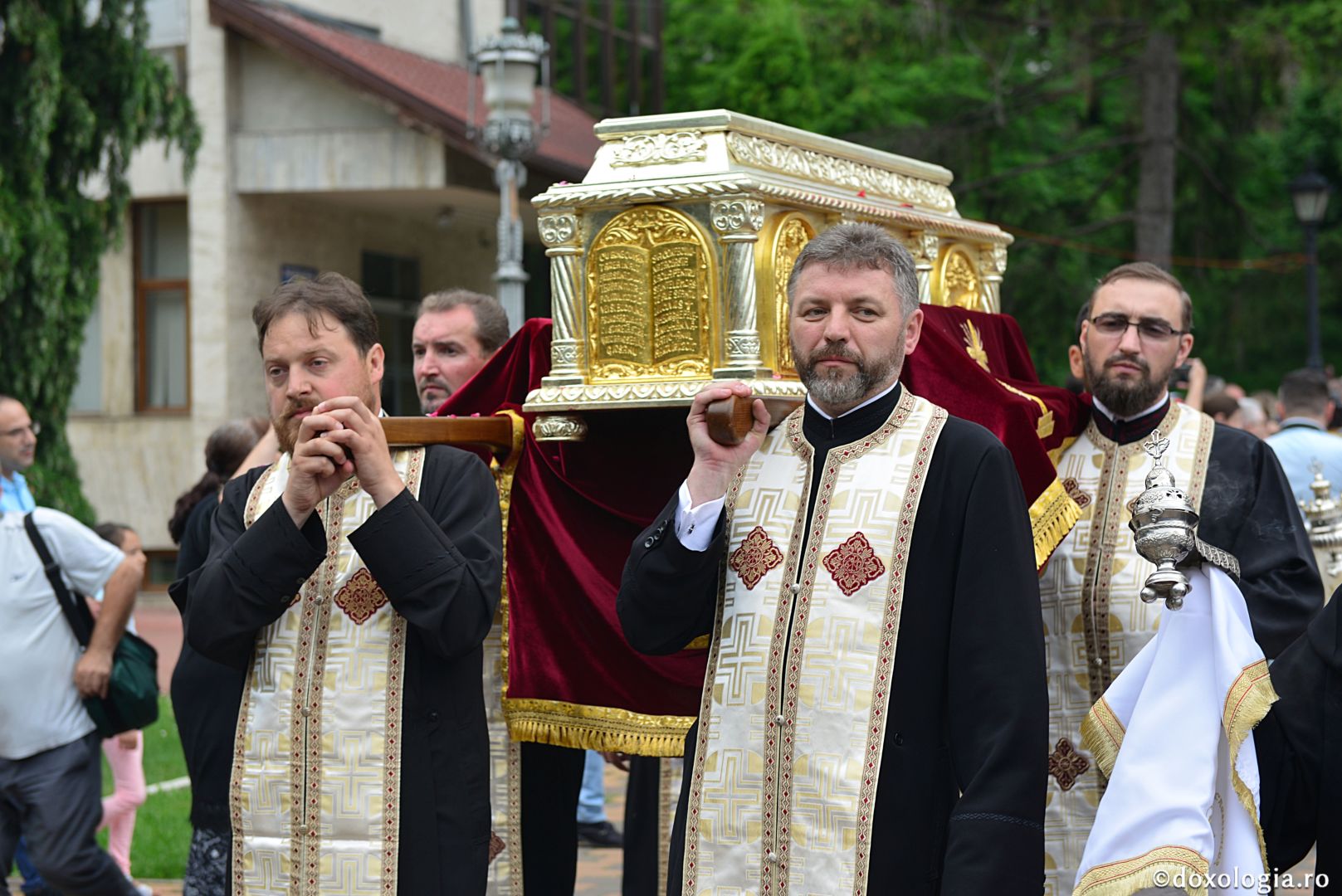 Orașul Piatra Neamț în zi de sărbătoare