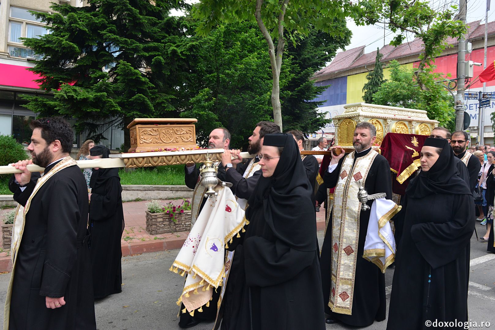 Orașul Piatra Neamț în zi de sărbătoare