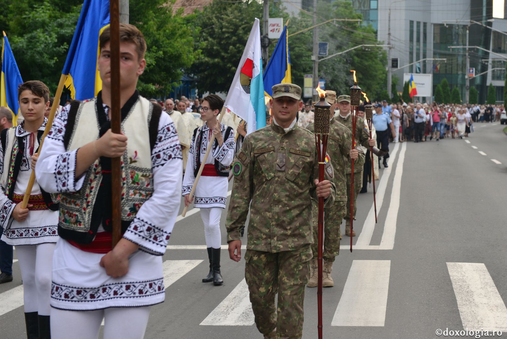 Orașul Piatra Neamț în zi de sărbătoare