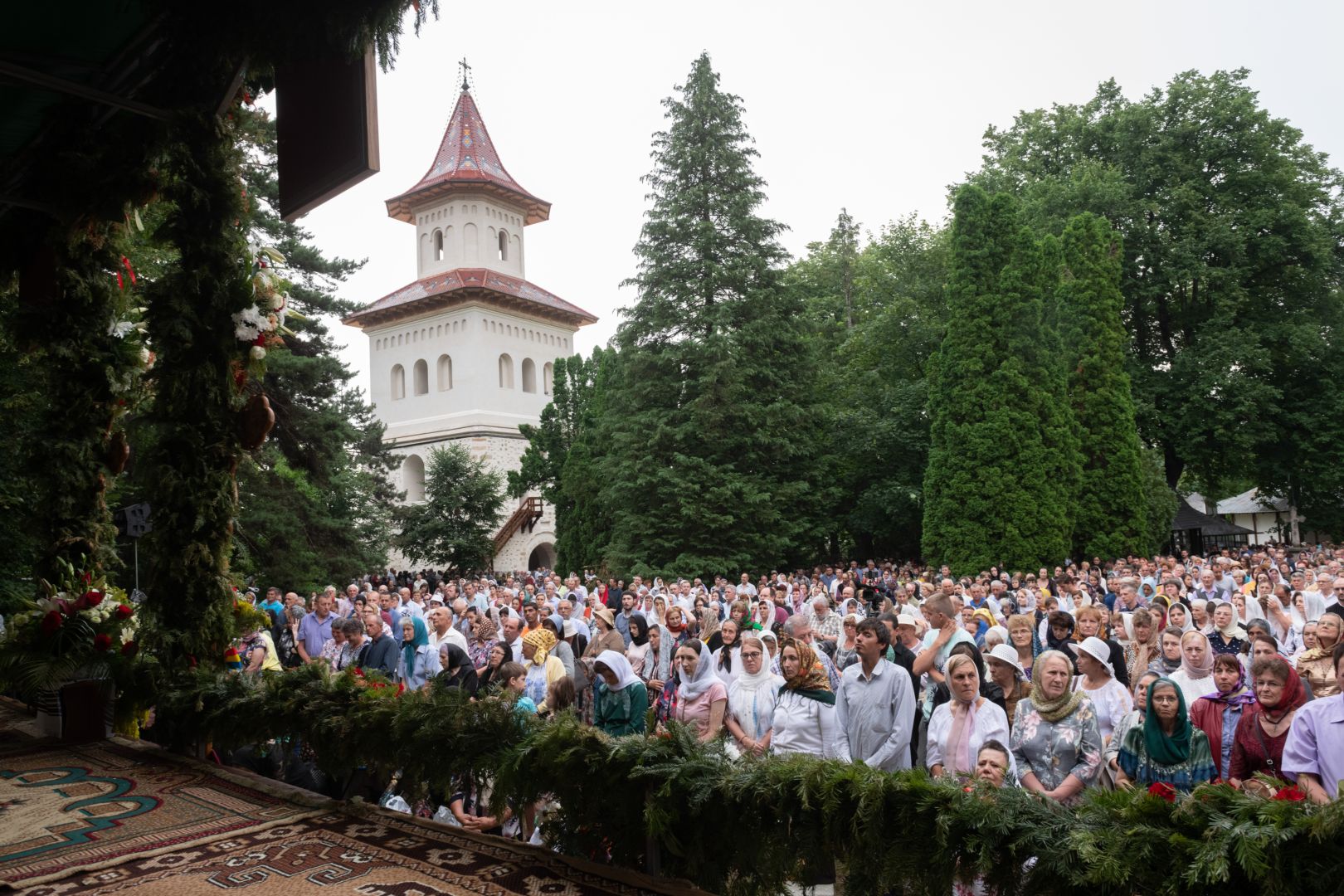 Sărbătoarea Sfântului Ioan cel Nou de la Suceava – 6 arhierei și sute de credincioși prezenți la hramul orașului