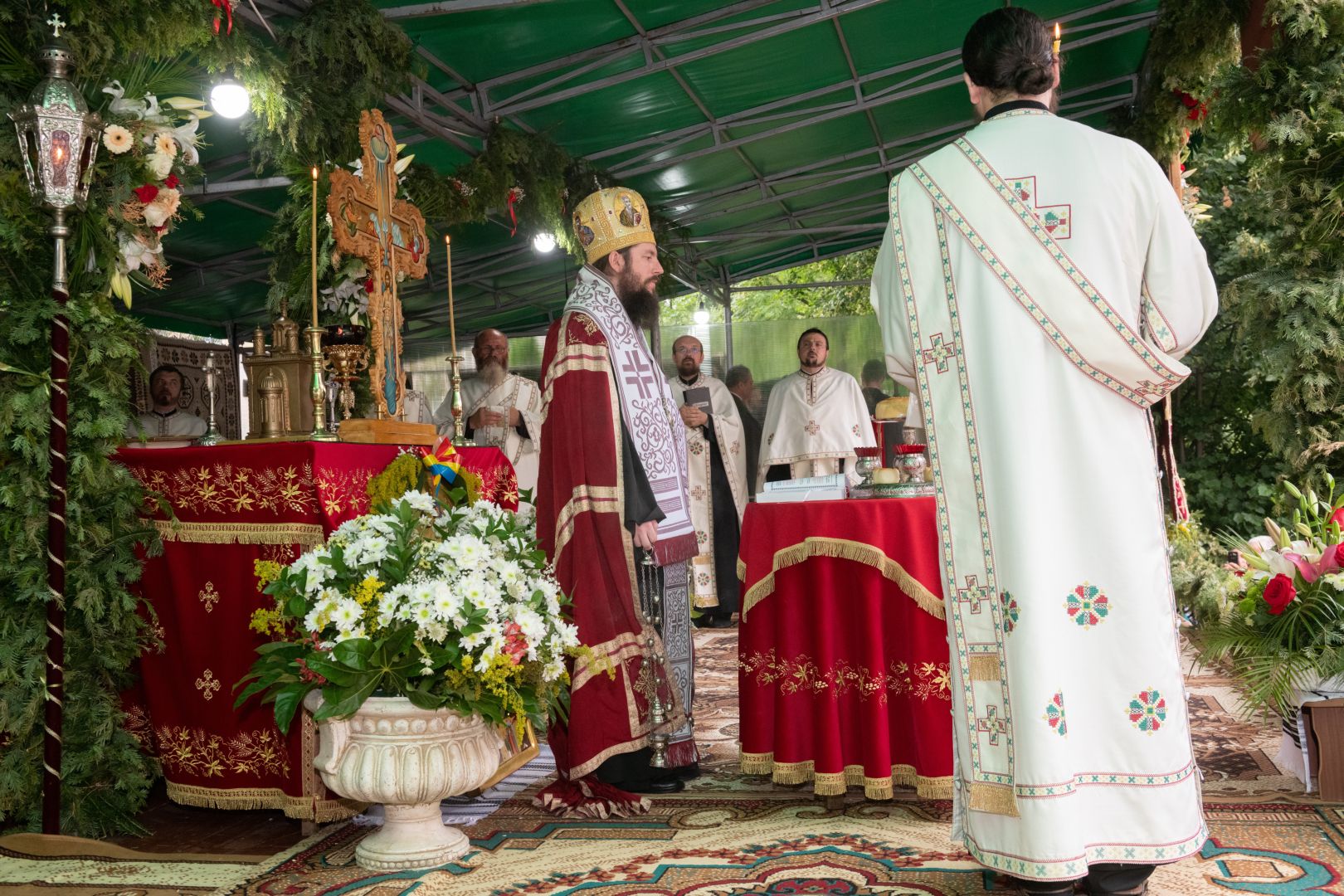 Sărbătoarea Sfântului Ioan cel Nou de la Suceava – 6 arhierei și sute de credincioși prezenți la hramul orașului