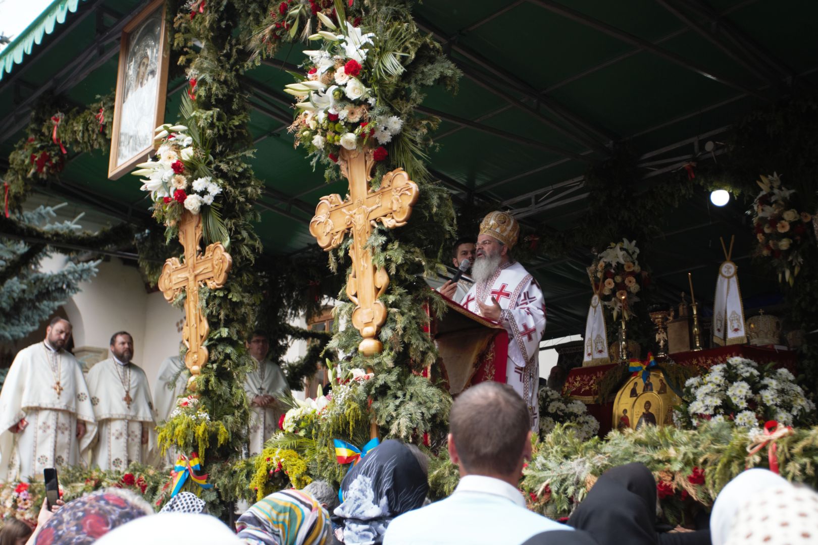 Sărbătoarea Sfântului Ioan cel Nou de la Suceava – 6 arhierei și sute de credincioși prezenți la hramul orașului