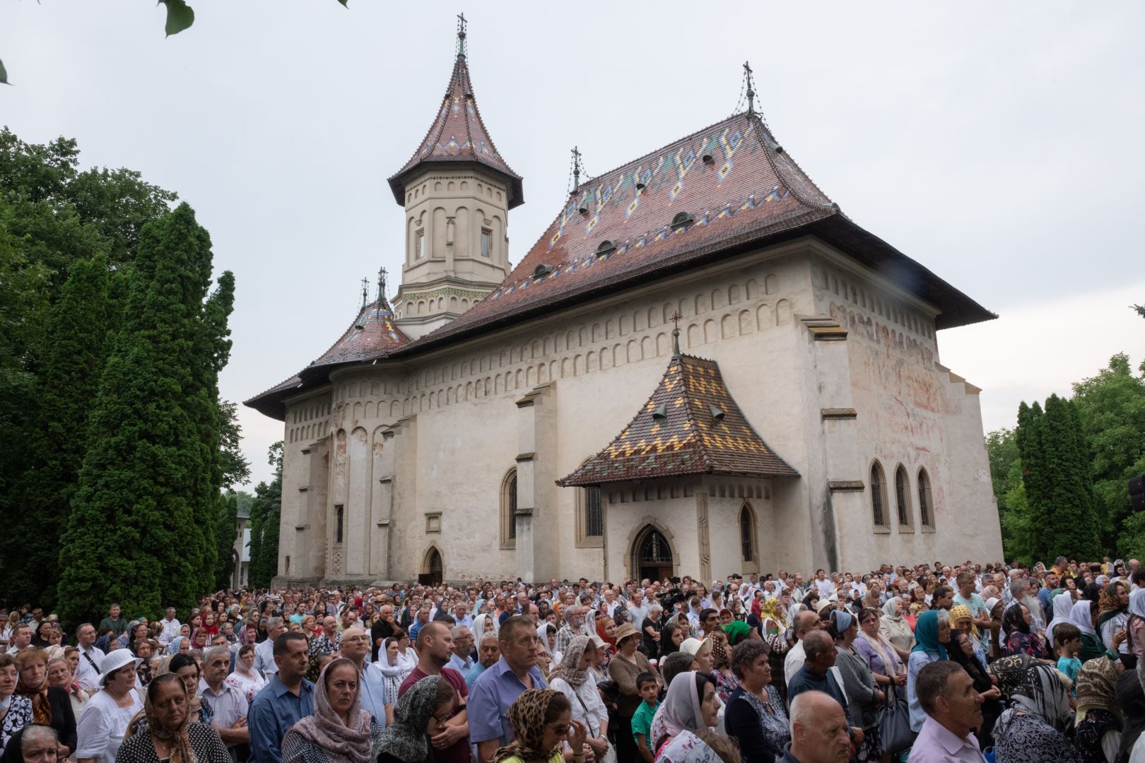 Sărbătoarea Sfântului Ioan cel Nou de la Suceava – 6 arhierei și sute de credincioși prezenți la hramul orașului