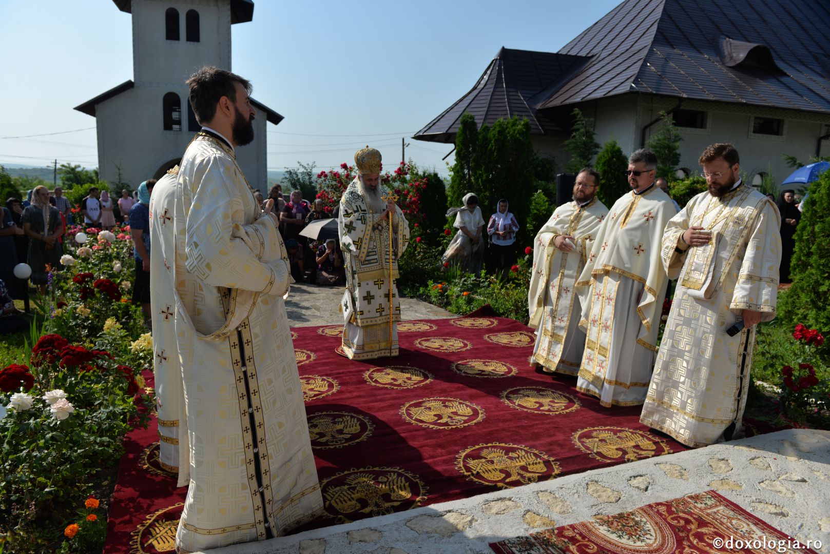 Sărbătoarea Preasfintei Treimi la Mănăstirea Eșanca
